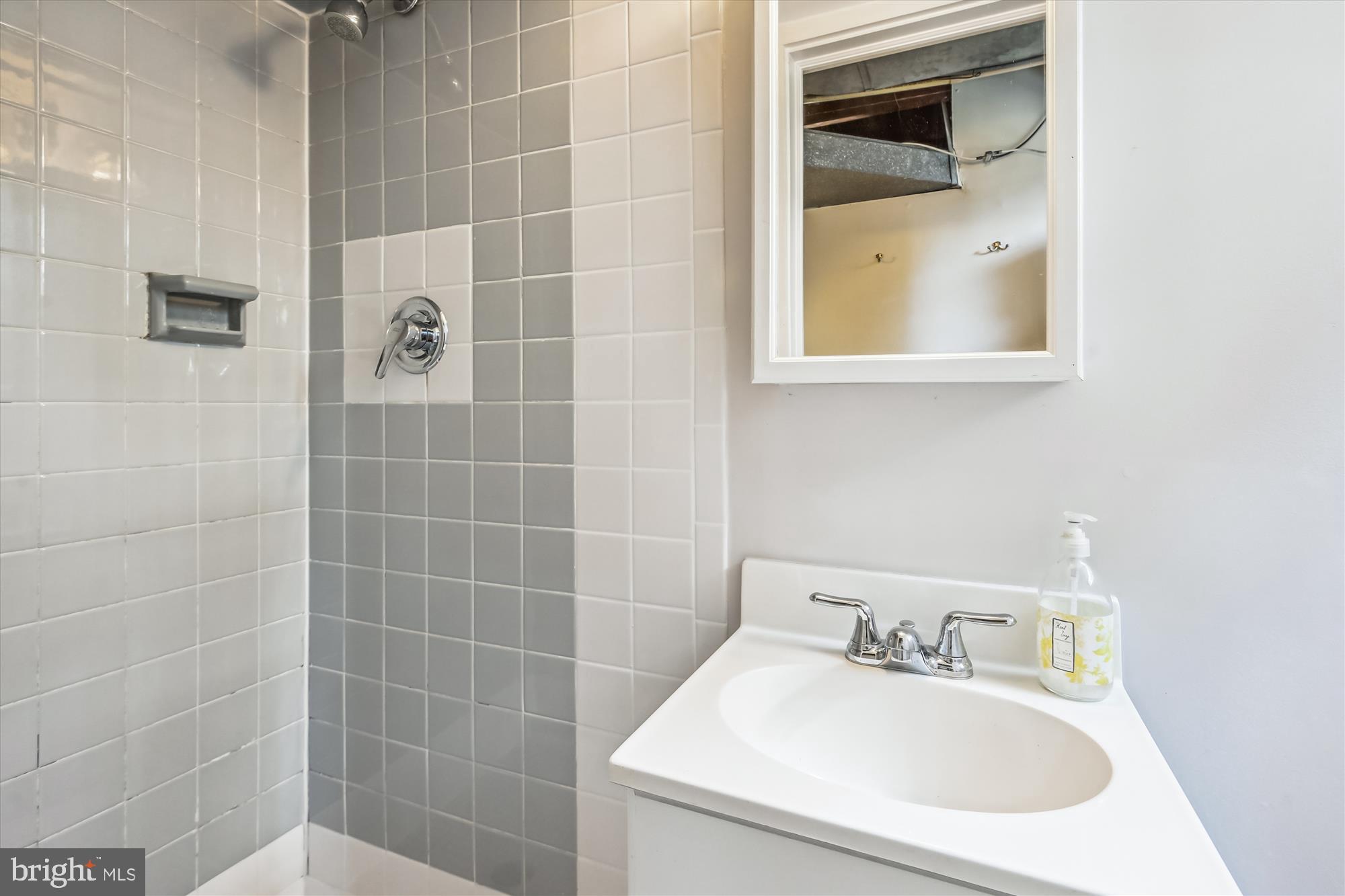 WHEATLEY HILLS - Residential