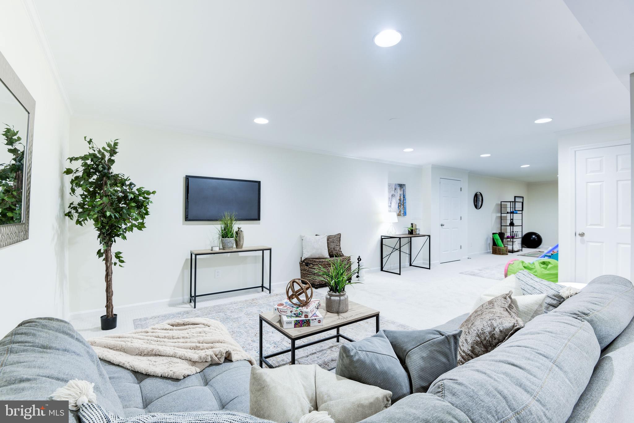 FOX HILLS - Residential