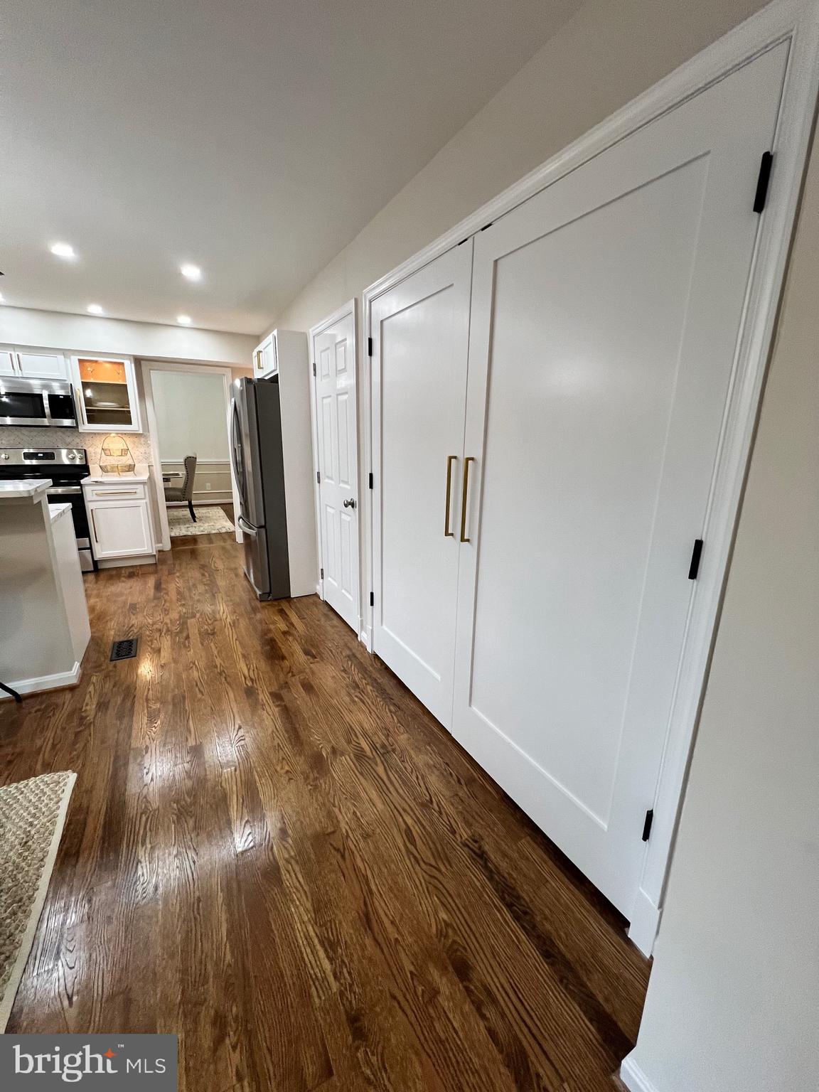 FOX HILLS - Residential