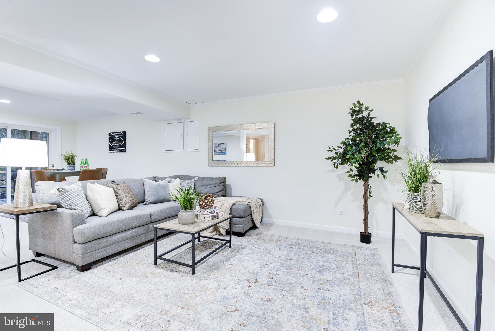 FOX HILLS - Residential