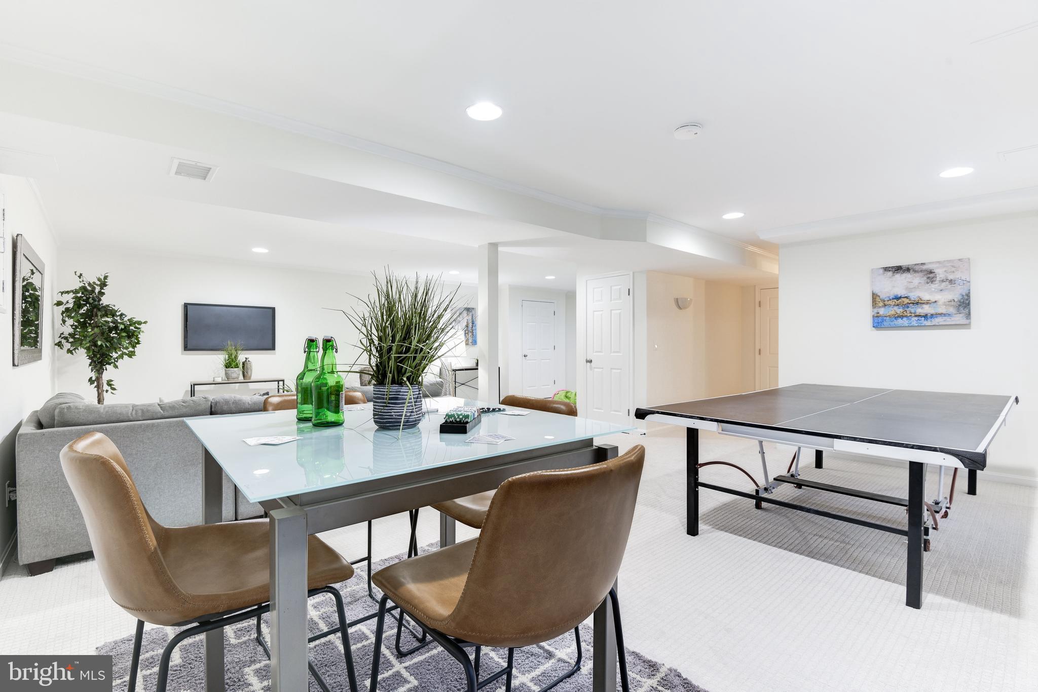 FOX HILLS - Residential