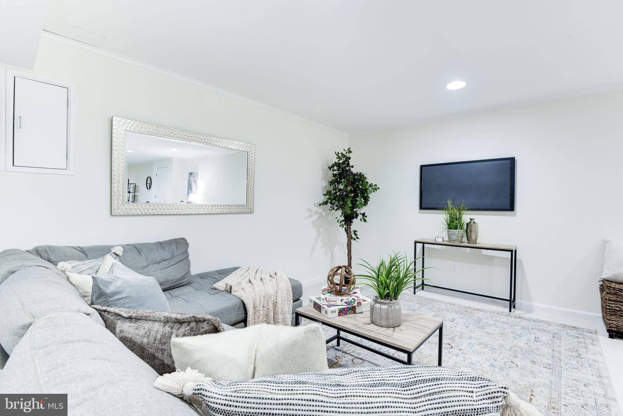 FOX HILLS - Residential