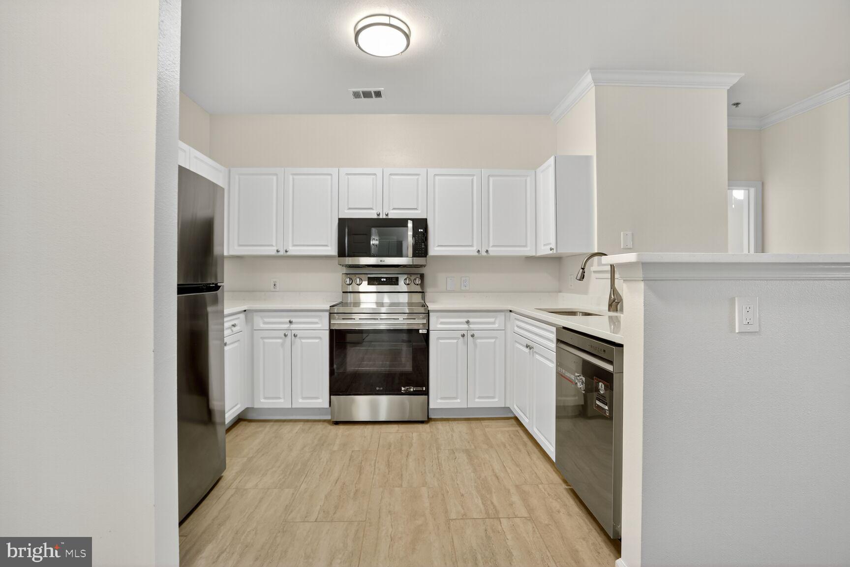 HIGH POINTE AT JEFFERSON - Residential