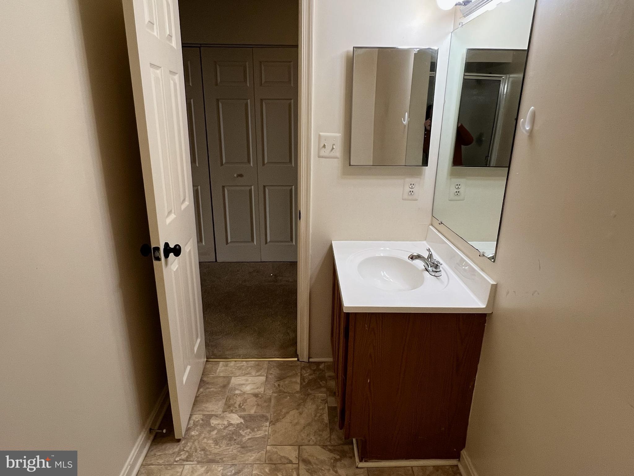 WILLIAMSBURG VILLAGE - Residential Lease