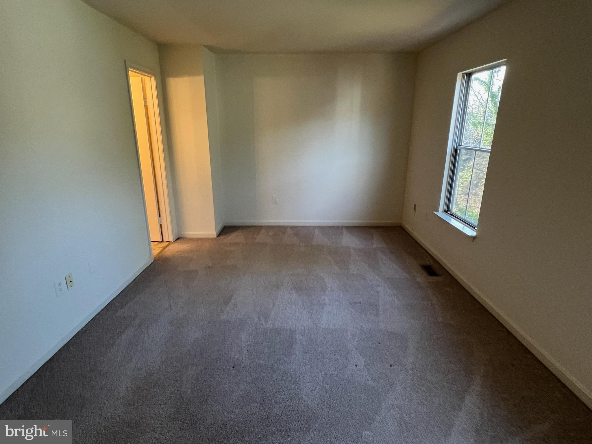 WILLIAMSBURG VILLAGE - Residential Lease