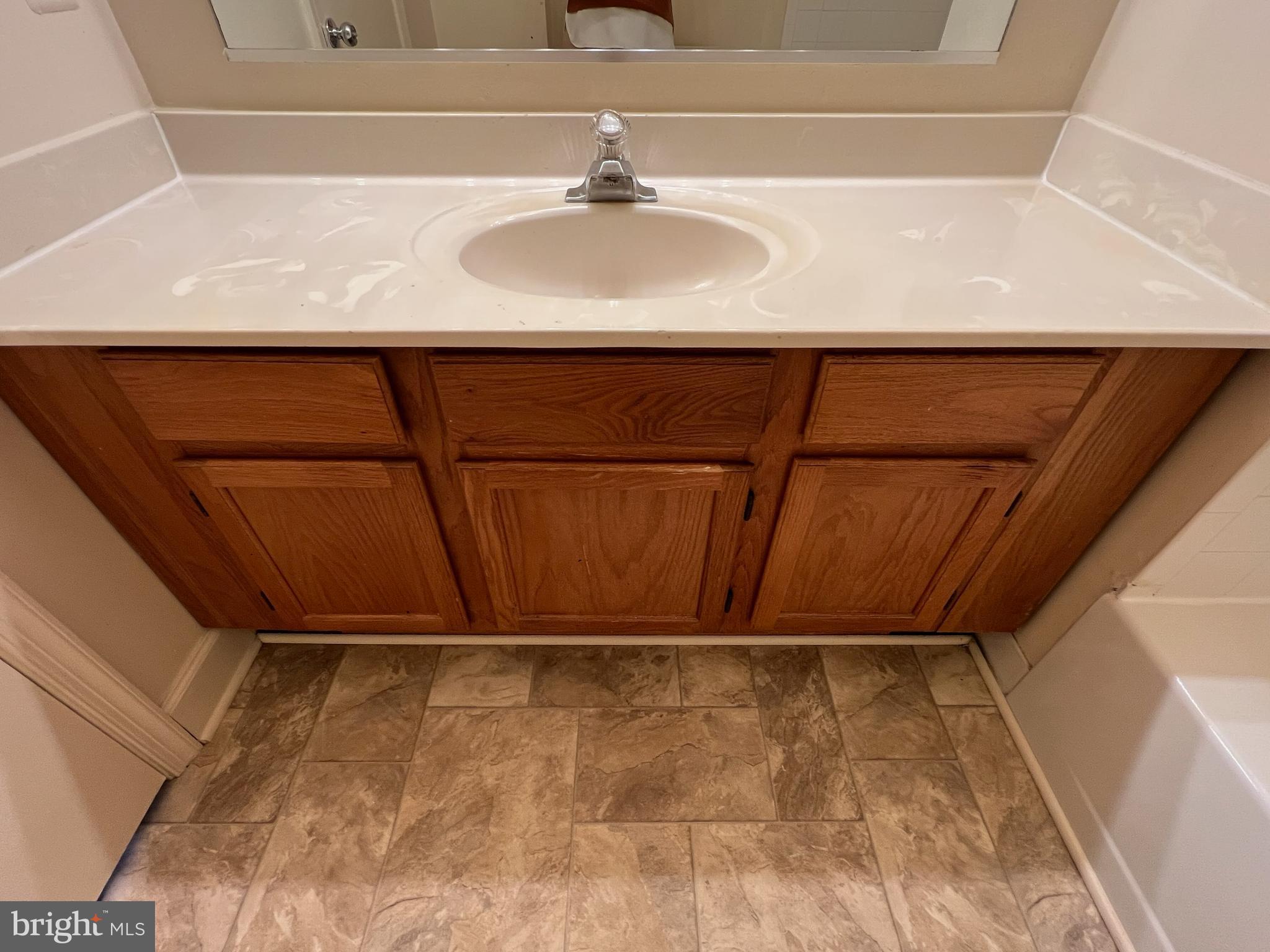 WILLIAMSBURG VILLAGE - Residential Lease