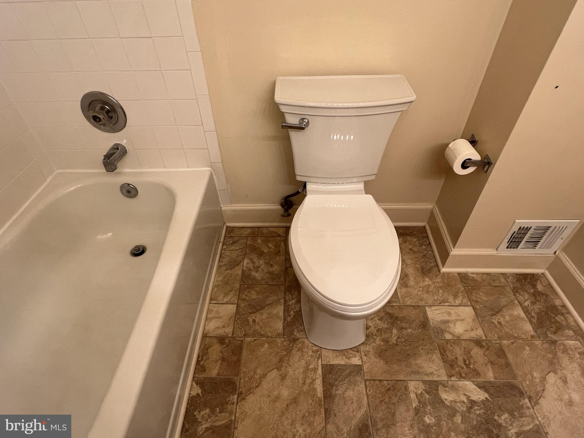 WILLIAMSBURG VILLAGE - Residential Lease