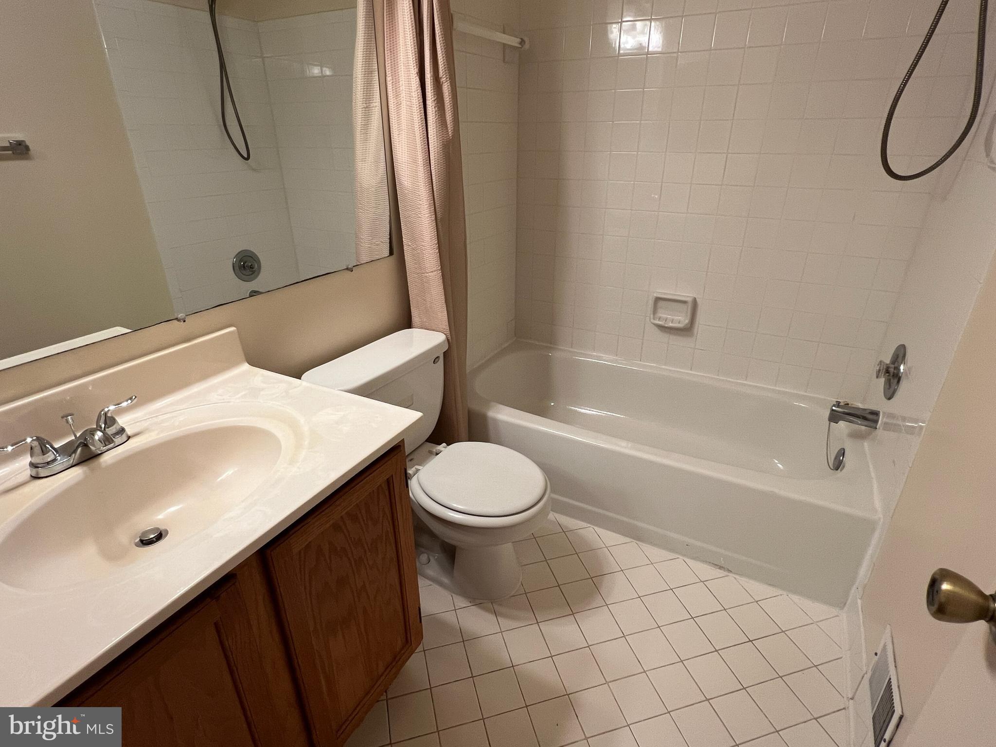 WILLIAMSBURG VILLAGE - Residential Lease