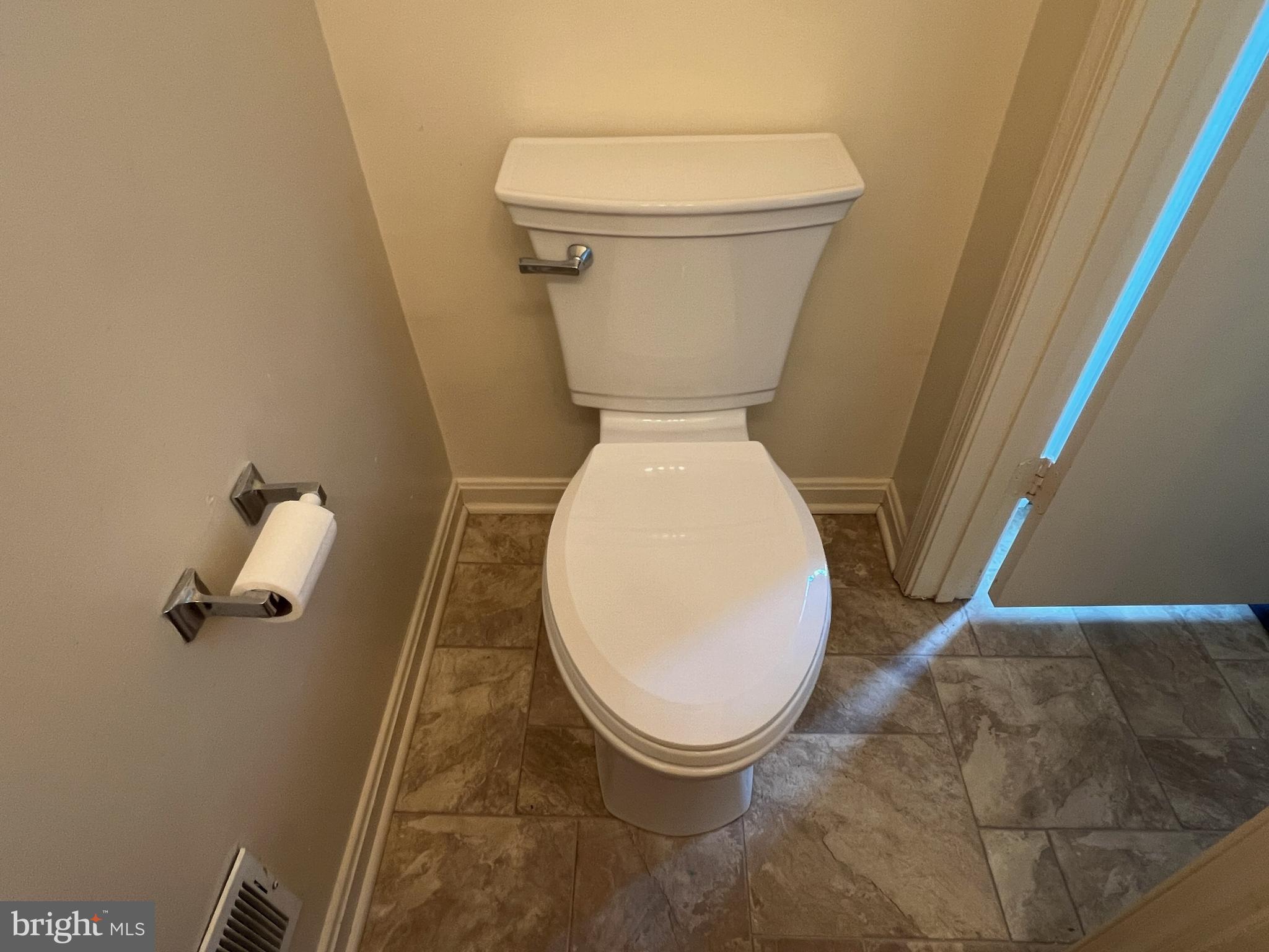 WILLIAMSBURG VILLAGE - Residential Lease