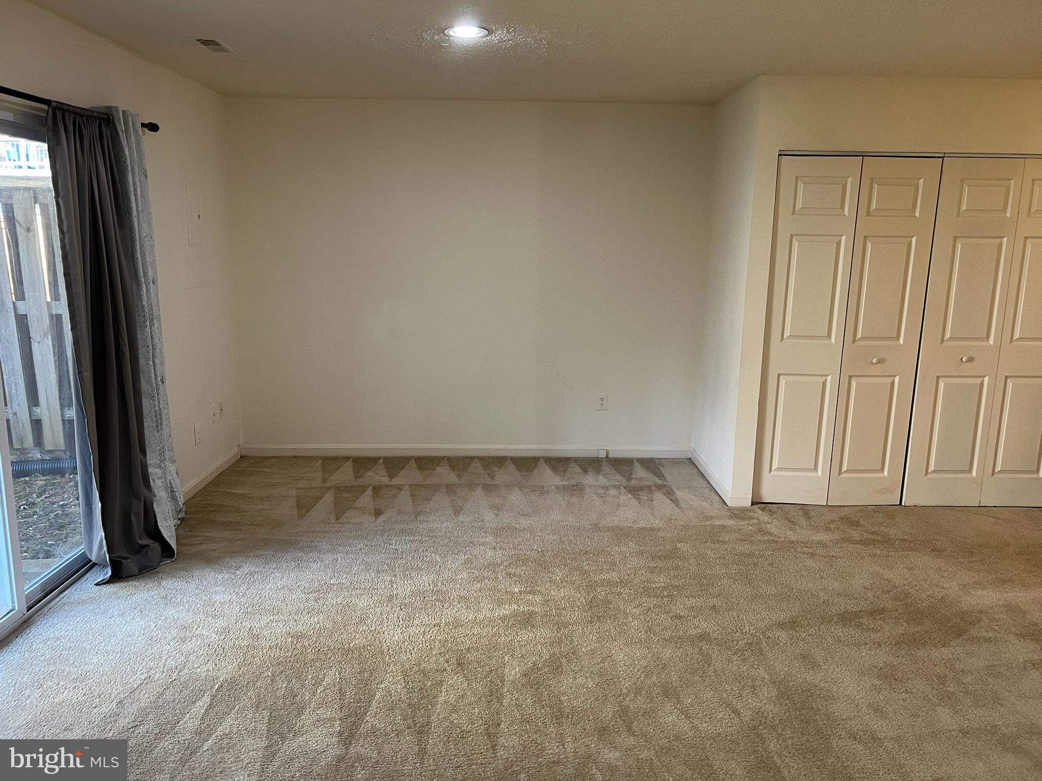 WILLIAMSBURG VILLAGE - Residential Lease