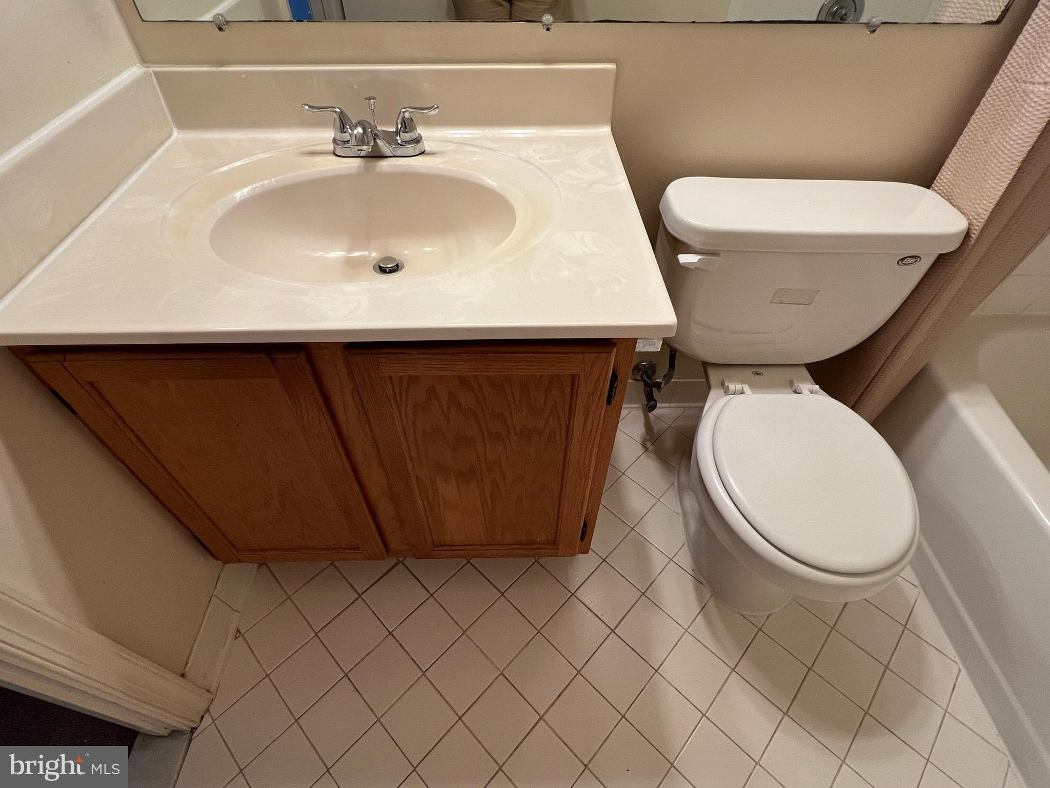 WILLIAMSBURG VILLAGE - Residential Lease