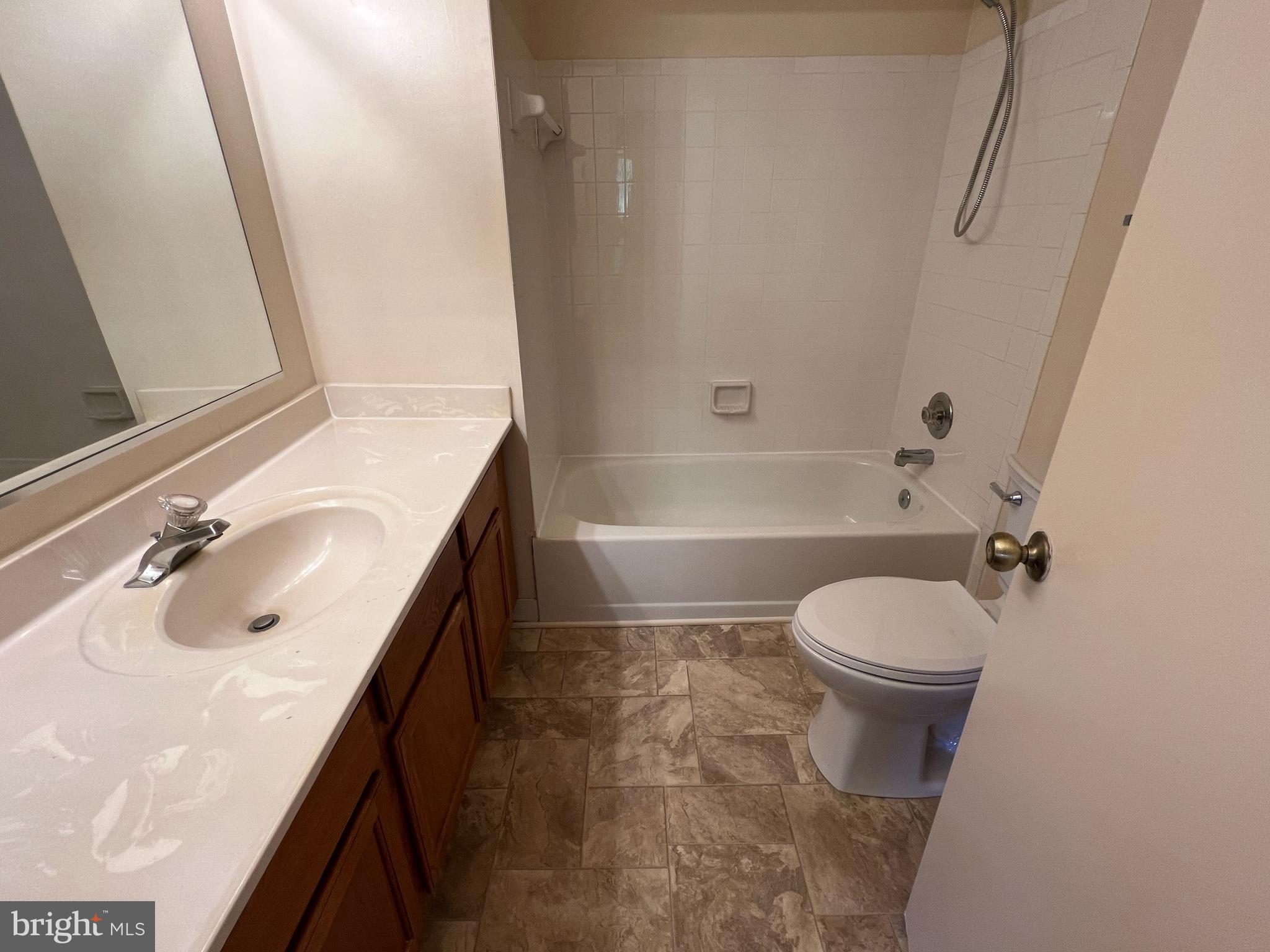 WILLIAMSBURG VILLAGE - Residential Lease