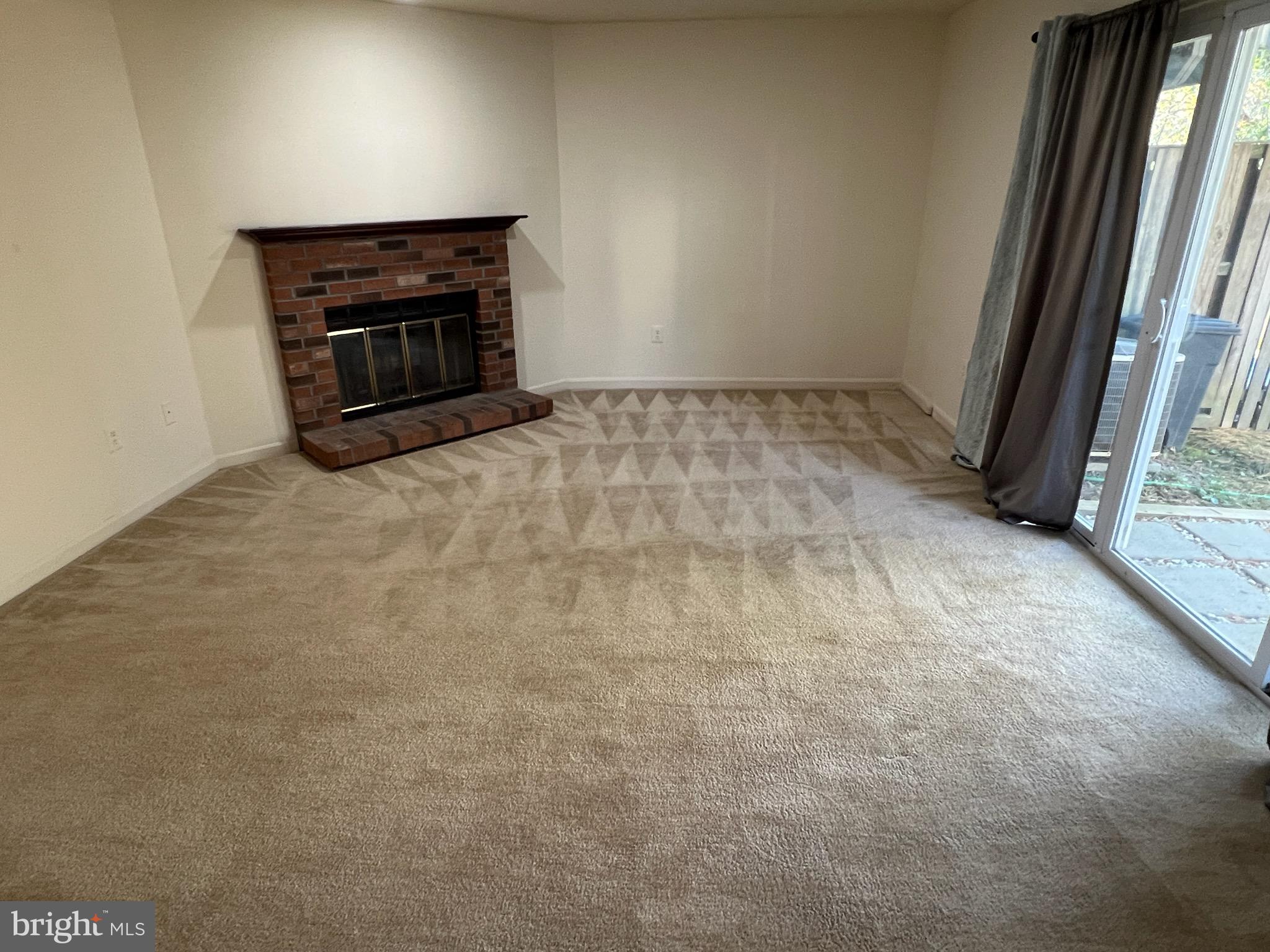 WILLIAMSBURG VILLAGE - Residential Lease