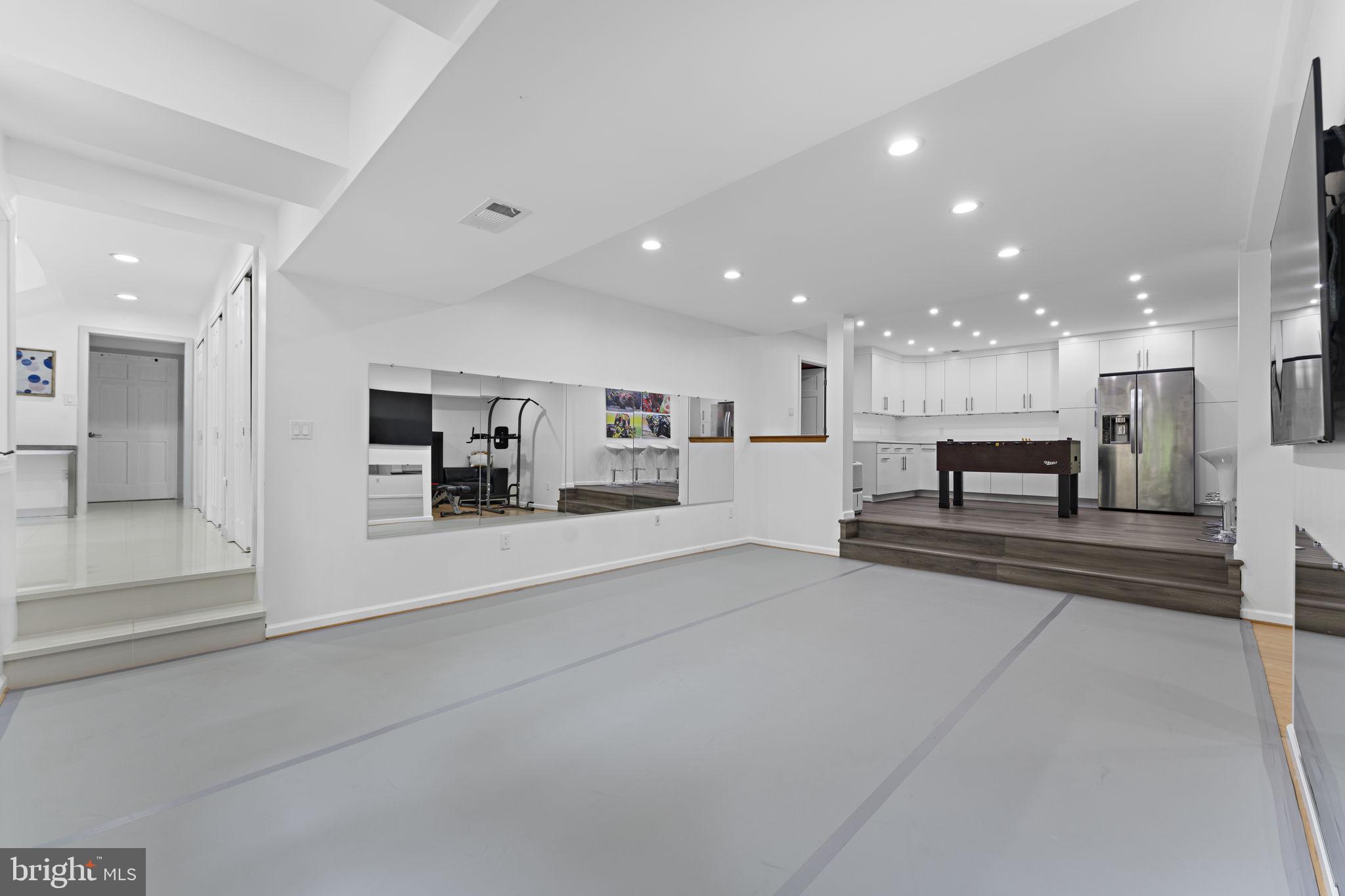 KIRBY WOODS - Residential