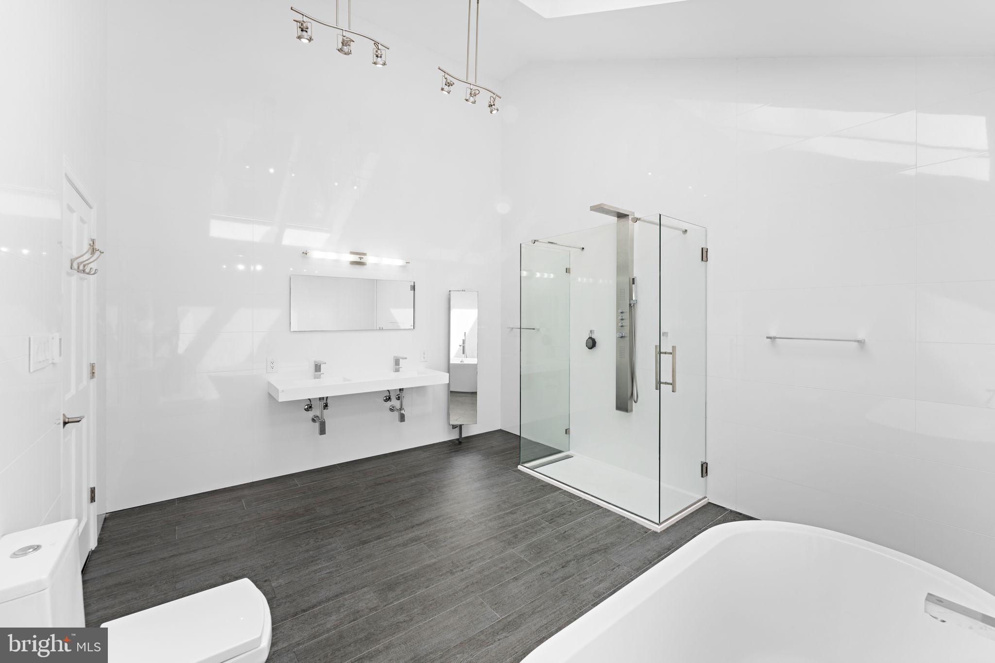 KIRBY WOODS - Residential