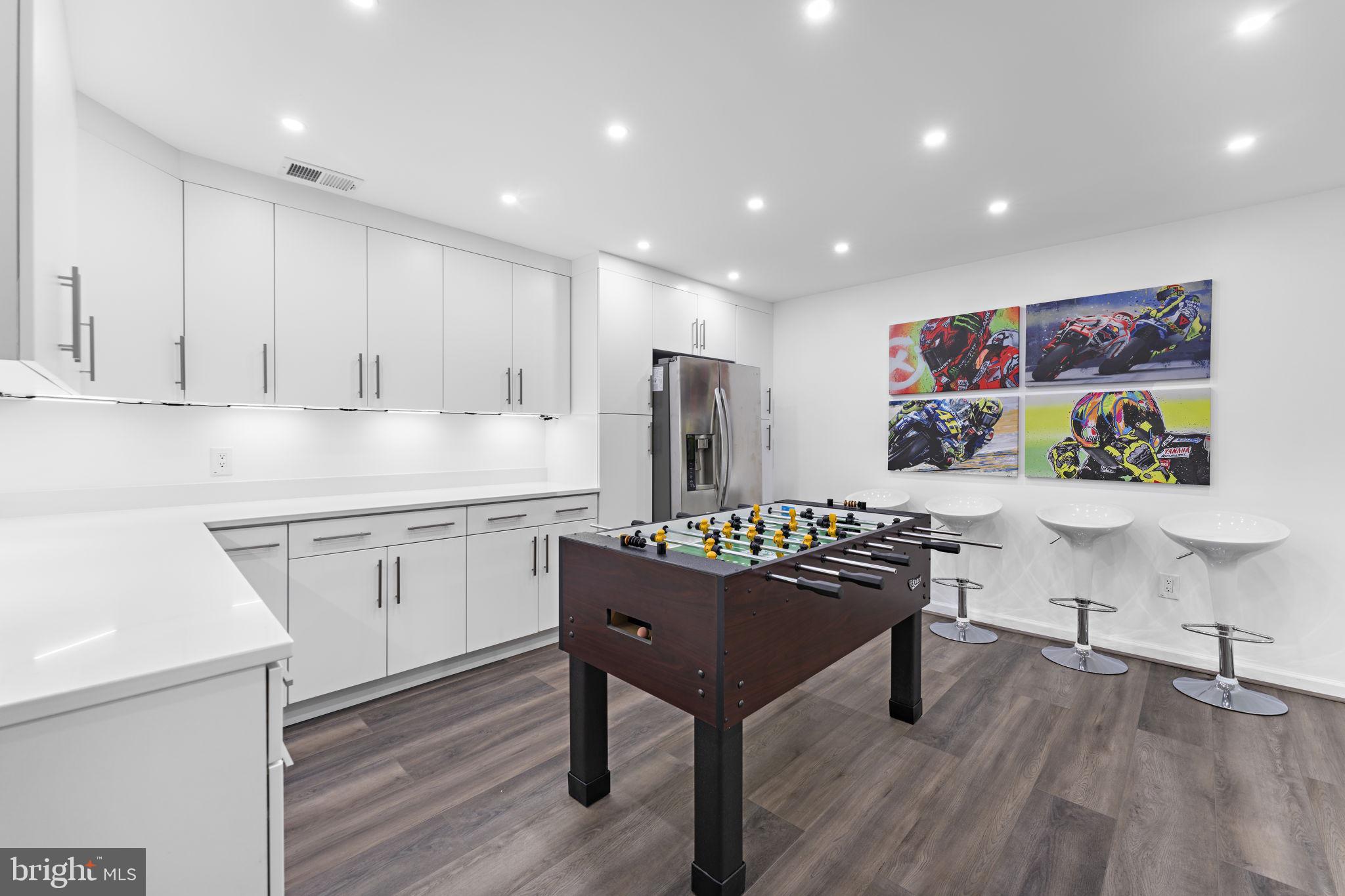 KIRBY WOODS - Residential