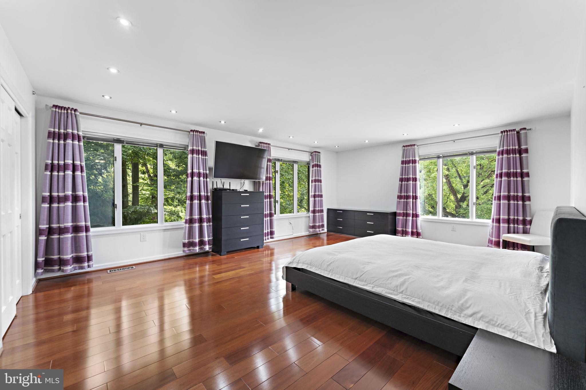 KIRBY WOODS - Residential