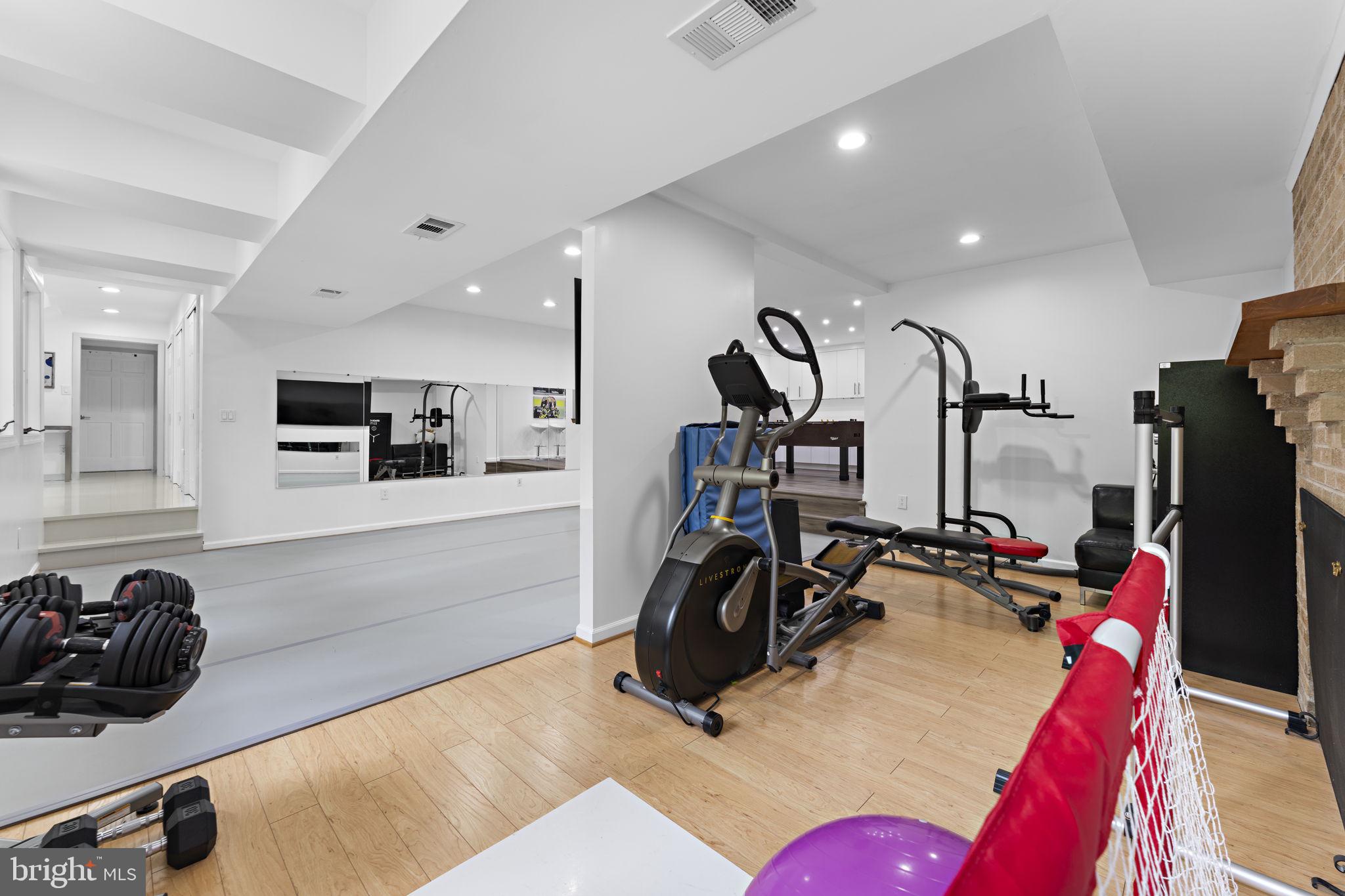 KIRBY WOODS - Residential