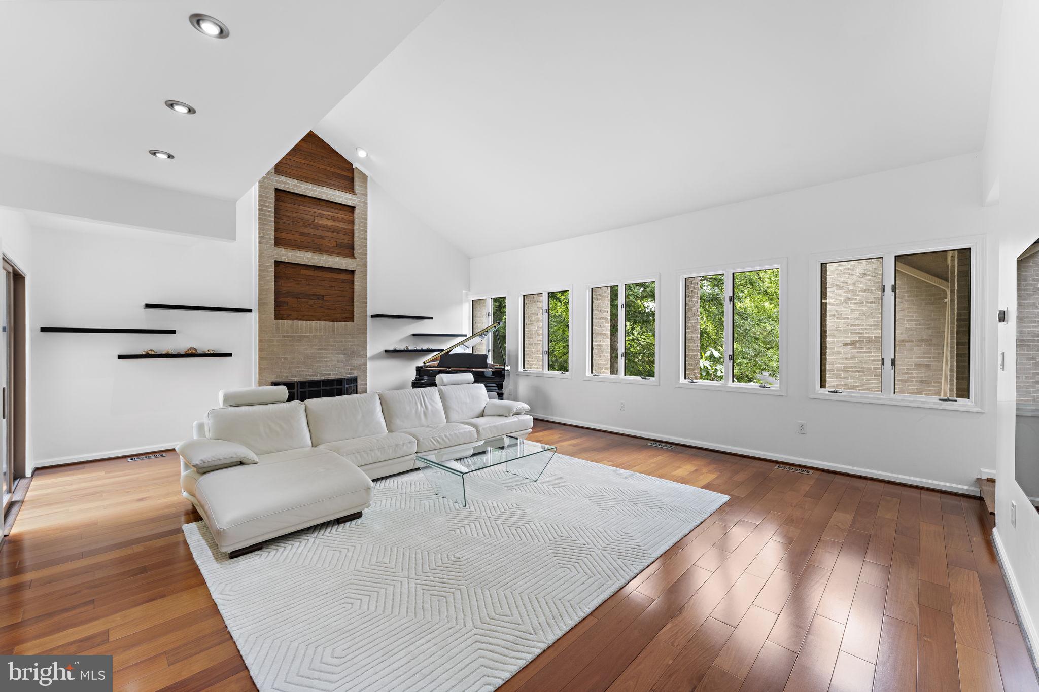 KIRBY WOODS - Residential