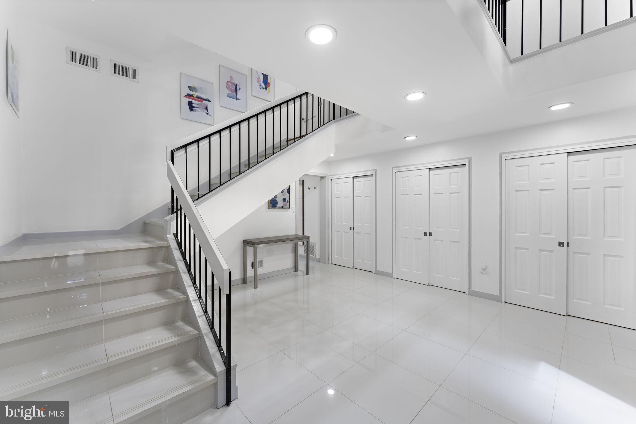 KIRBY WOODS - Residential