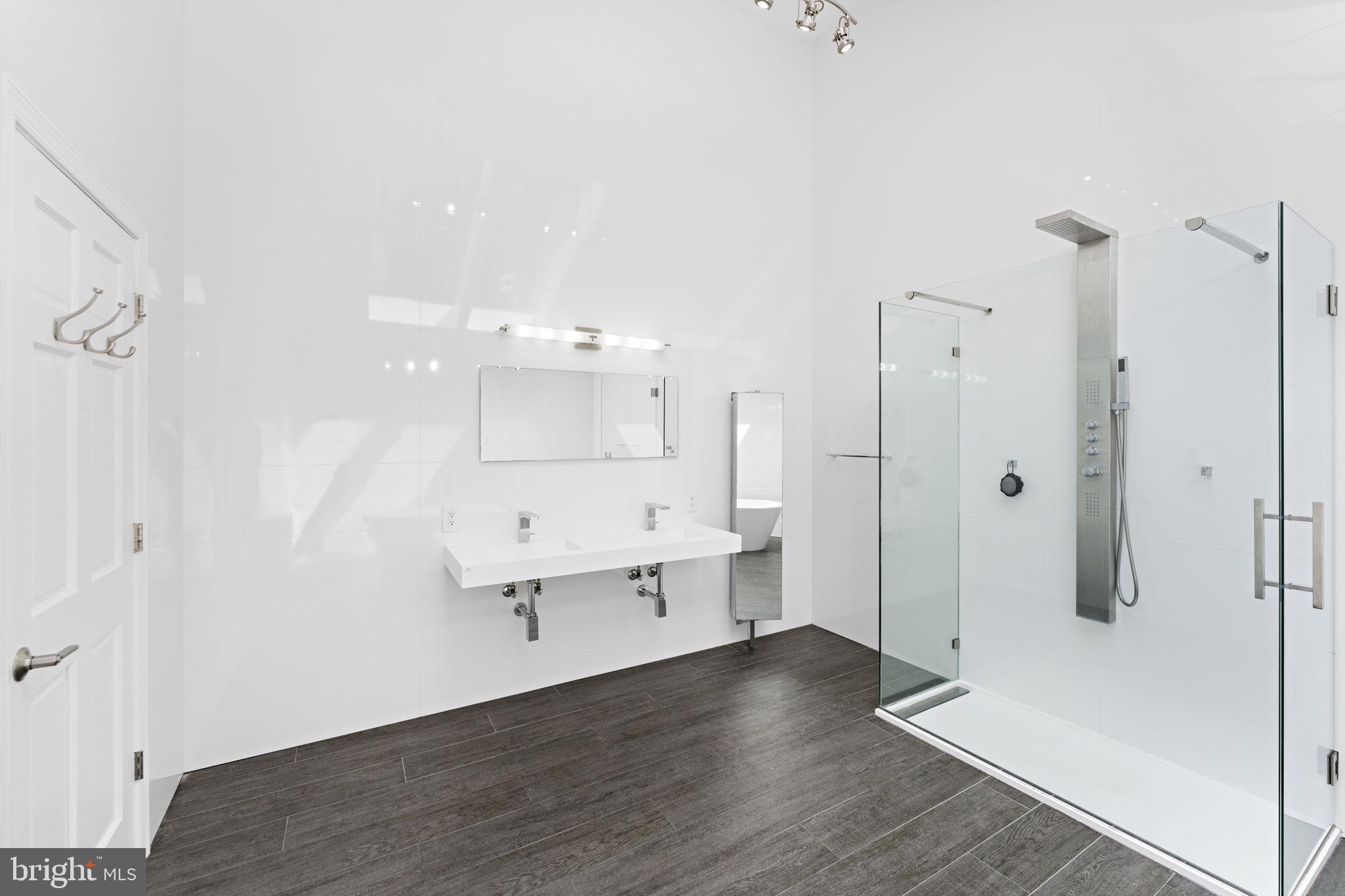 KIRBY WOODS - Residential