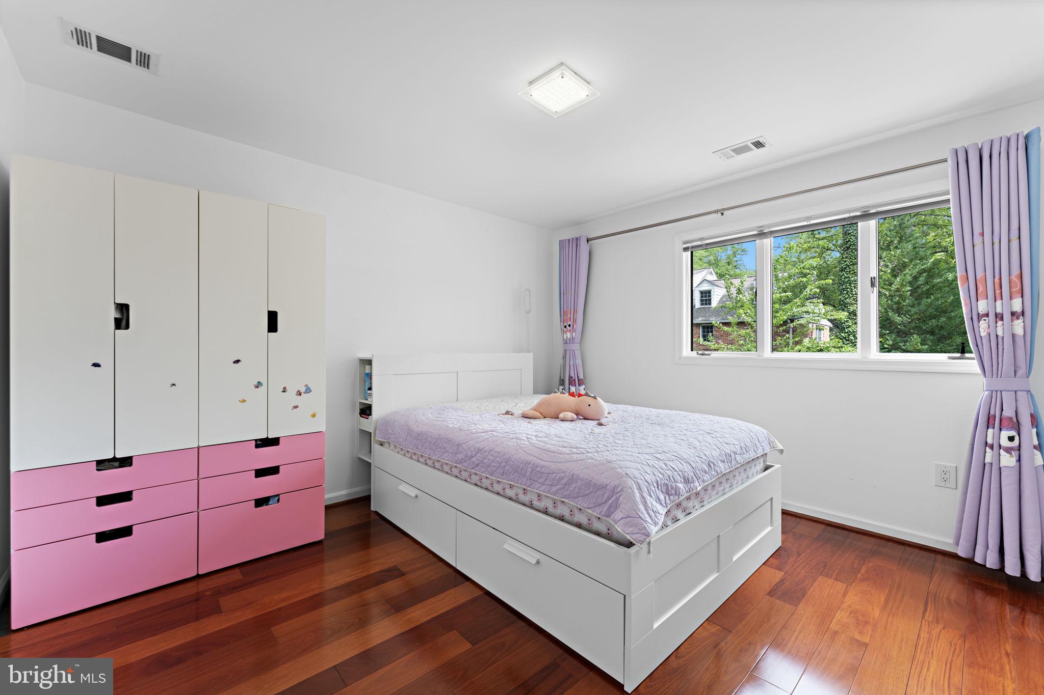 KIRBY WOODS - Residential