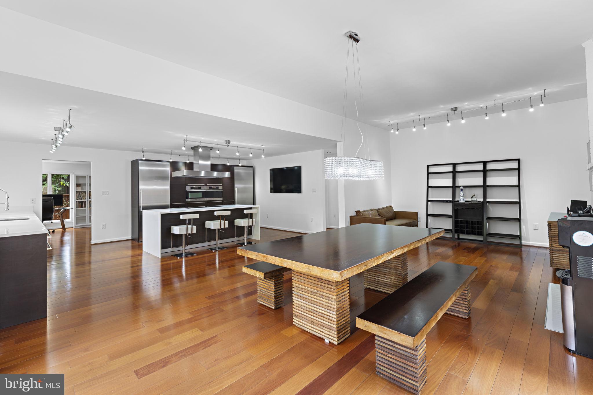 KIRBY WOODS - Residential