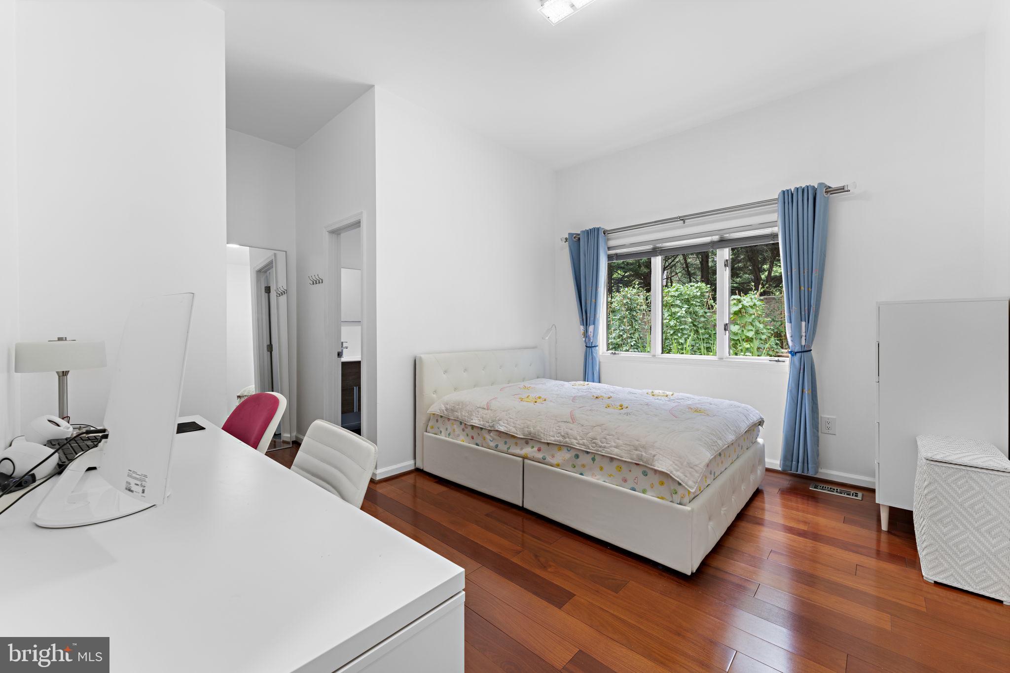 KIRBY WOODS - Residential