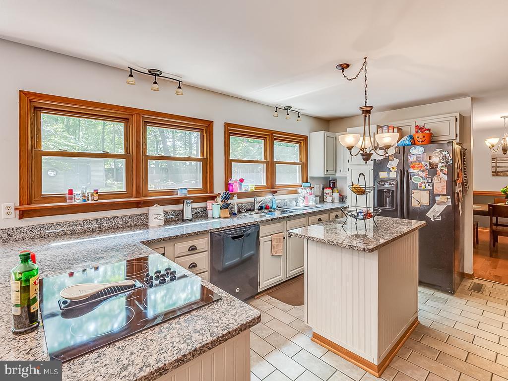 HERITAGE OAKS - Residential