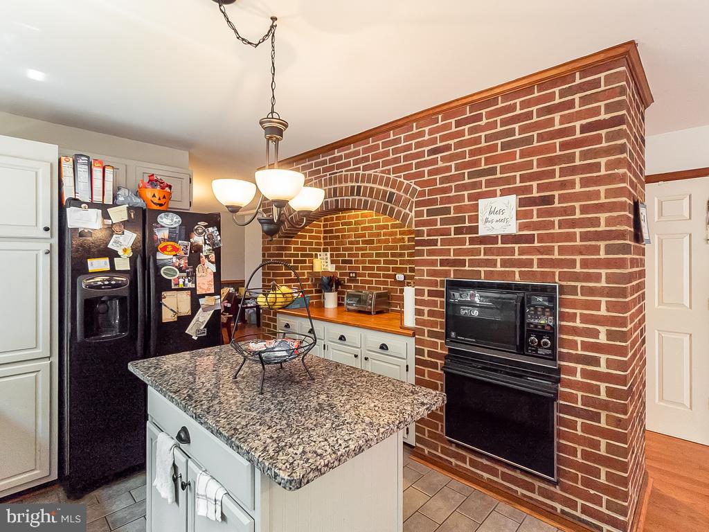 HERITAGE OAKS - Residential