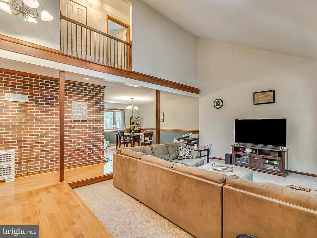 HERITAGE OAKS - Residential