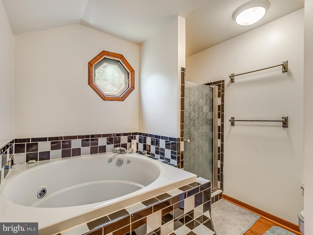 HERITAGE OAKS - Residential