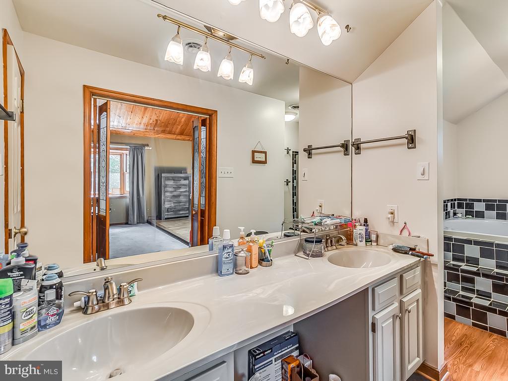 HERITAGE OAKS - Residential