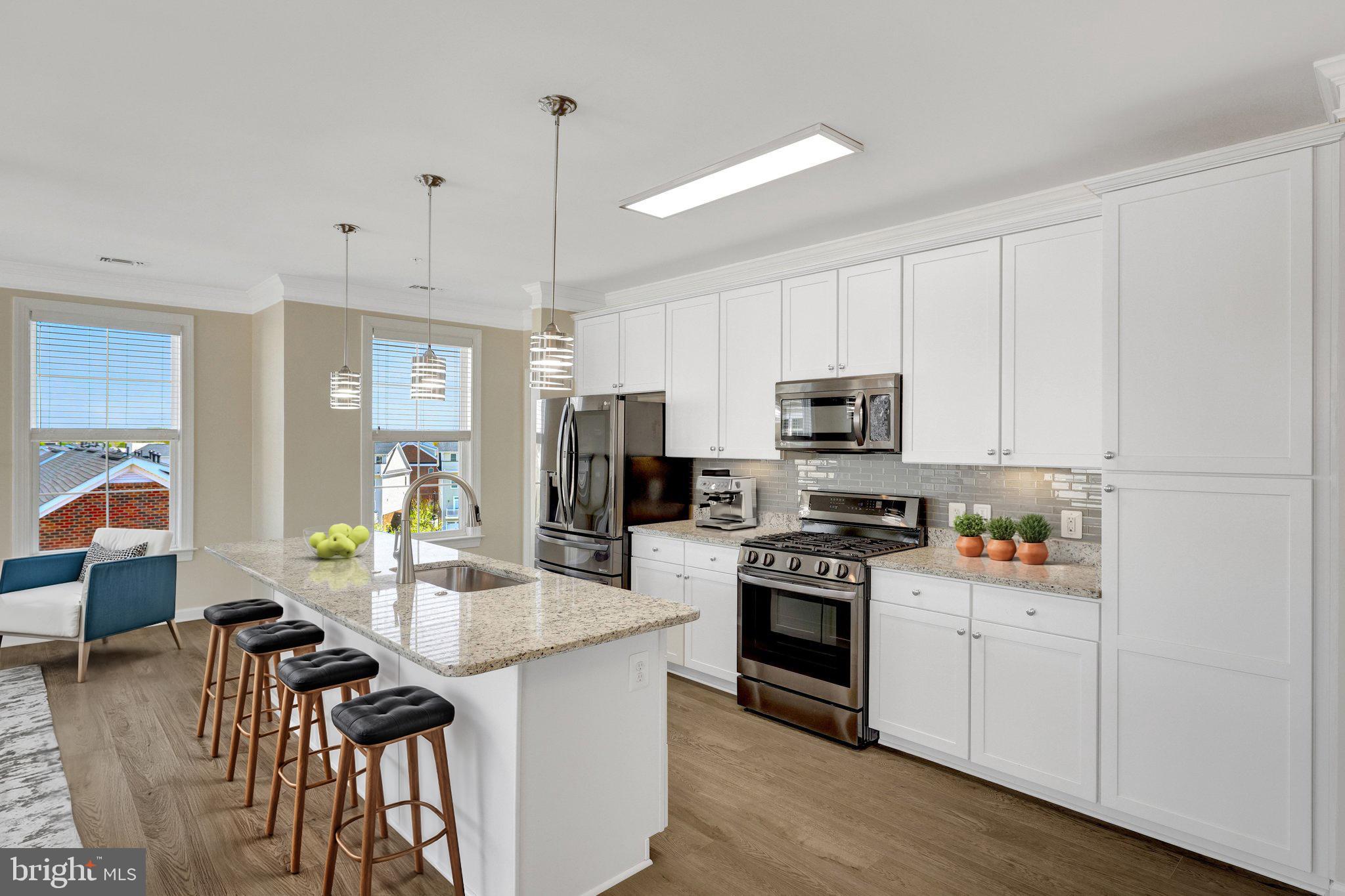 DISCOVERY SQUARE - Residential