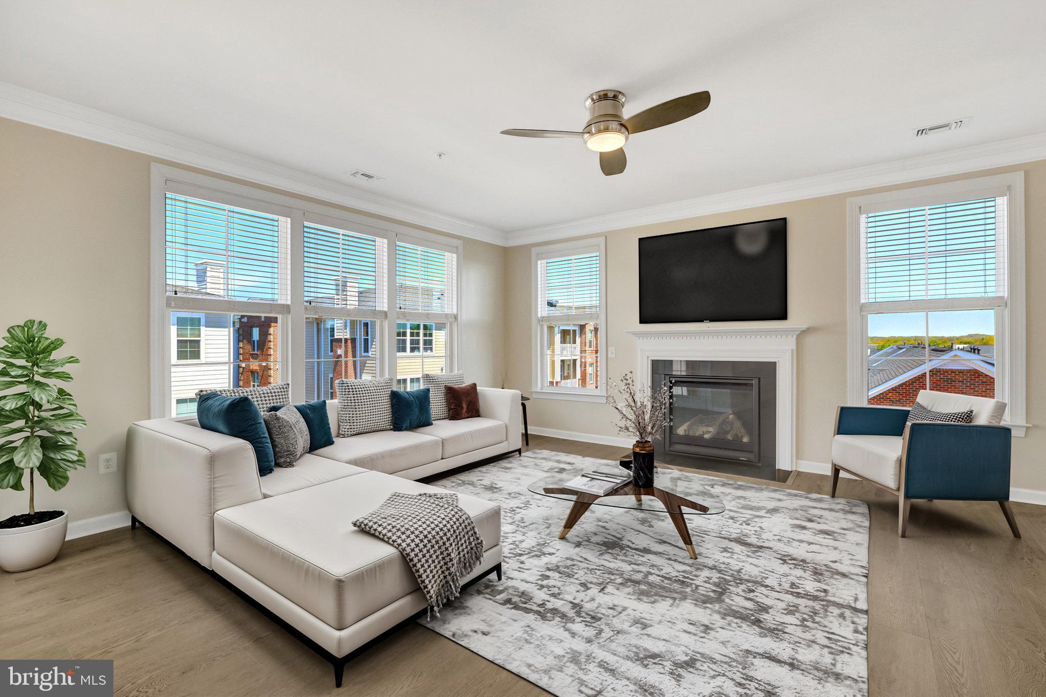 DISCOVERY SQUARE - Residential