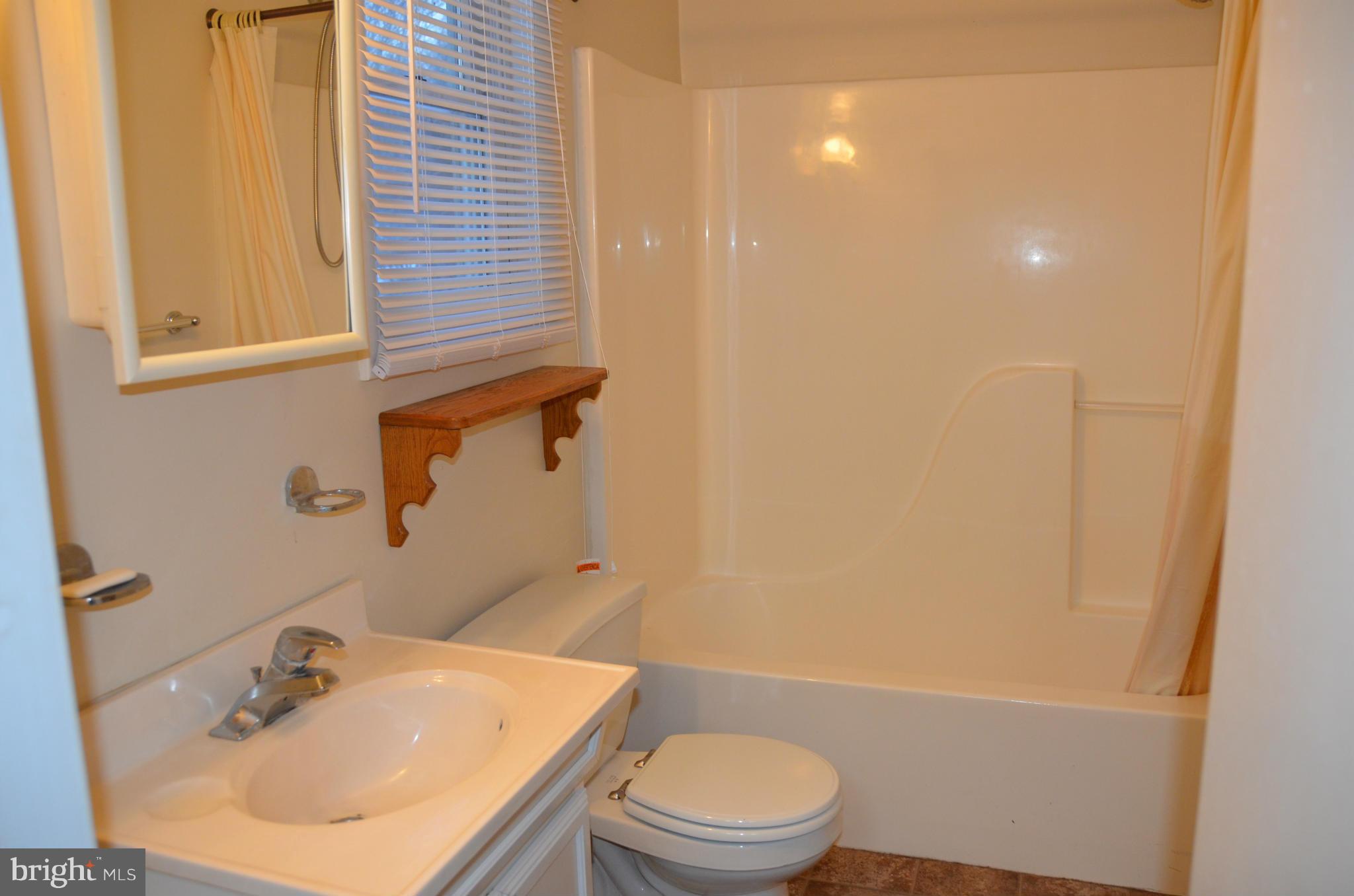 HOLLY HILL HARBOR - Residential Lease