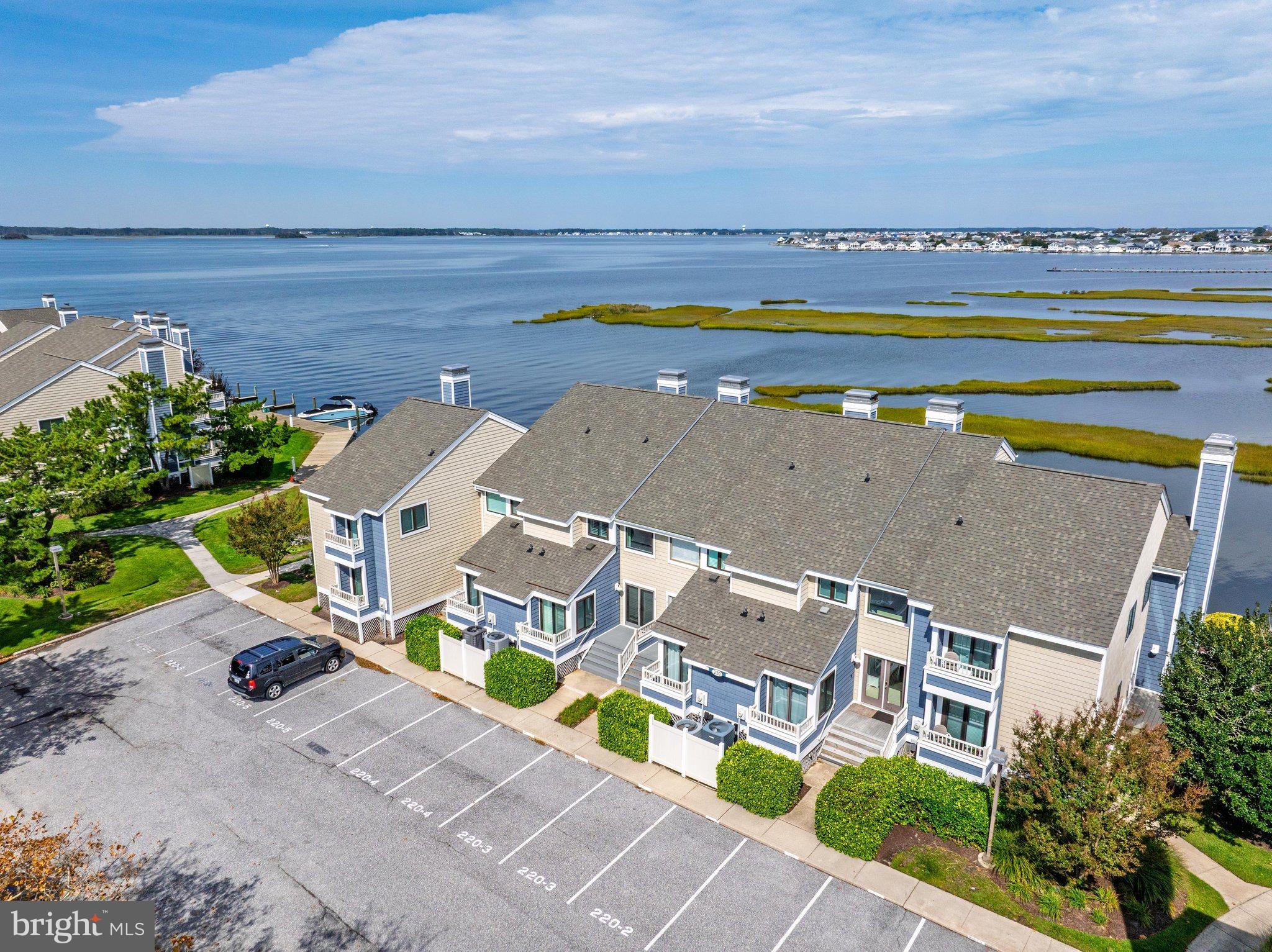 220 N HERON DRIVE 220-4