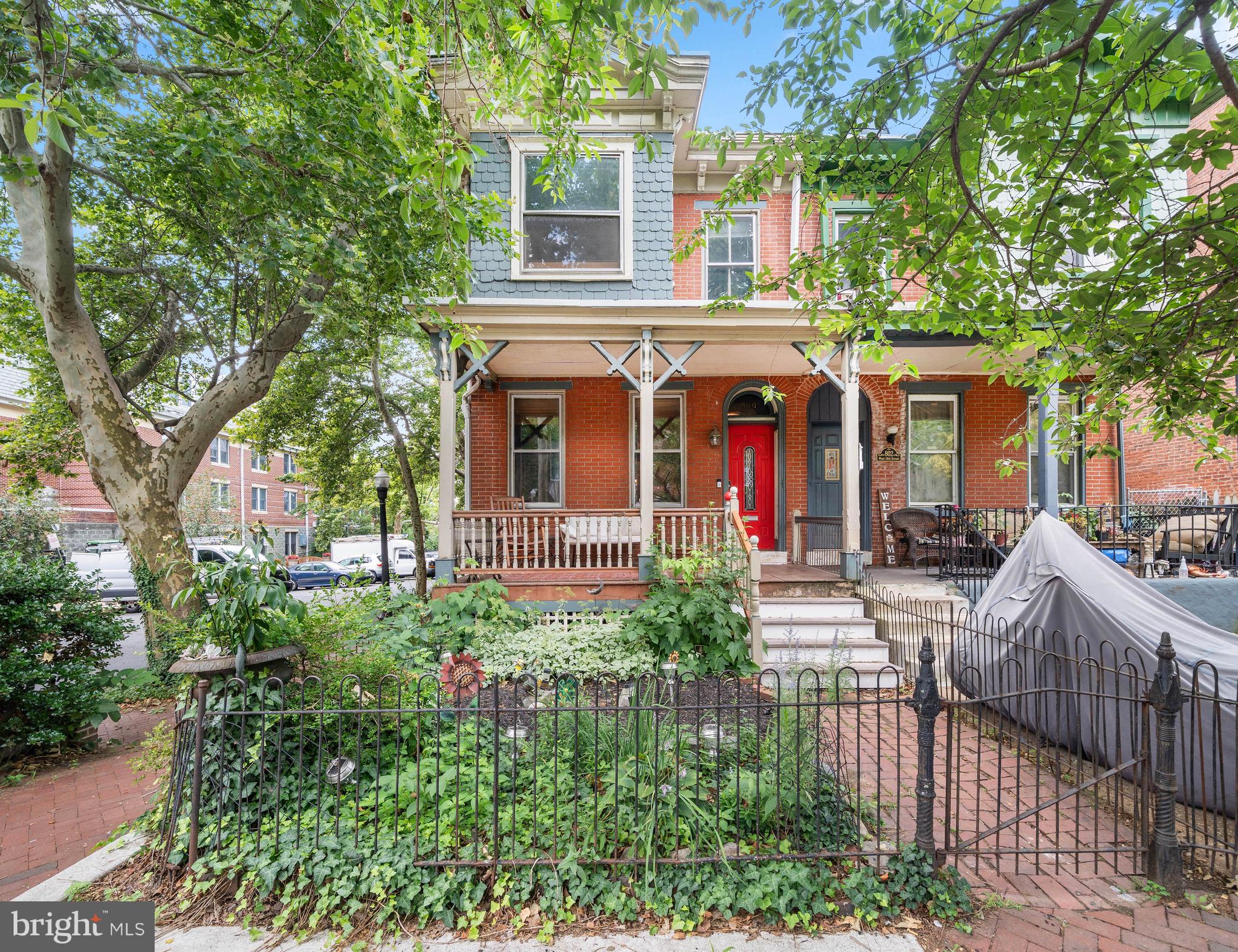 800 W 10TH STREET