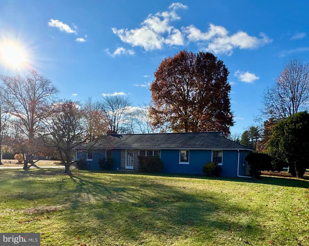 Photo of 1114 W Thomas Road, LANSDALE, PA 19446 (MLS # PAMC2161380)