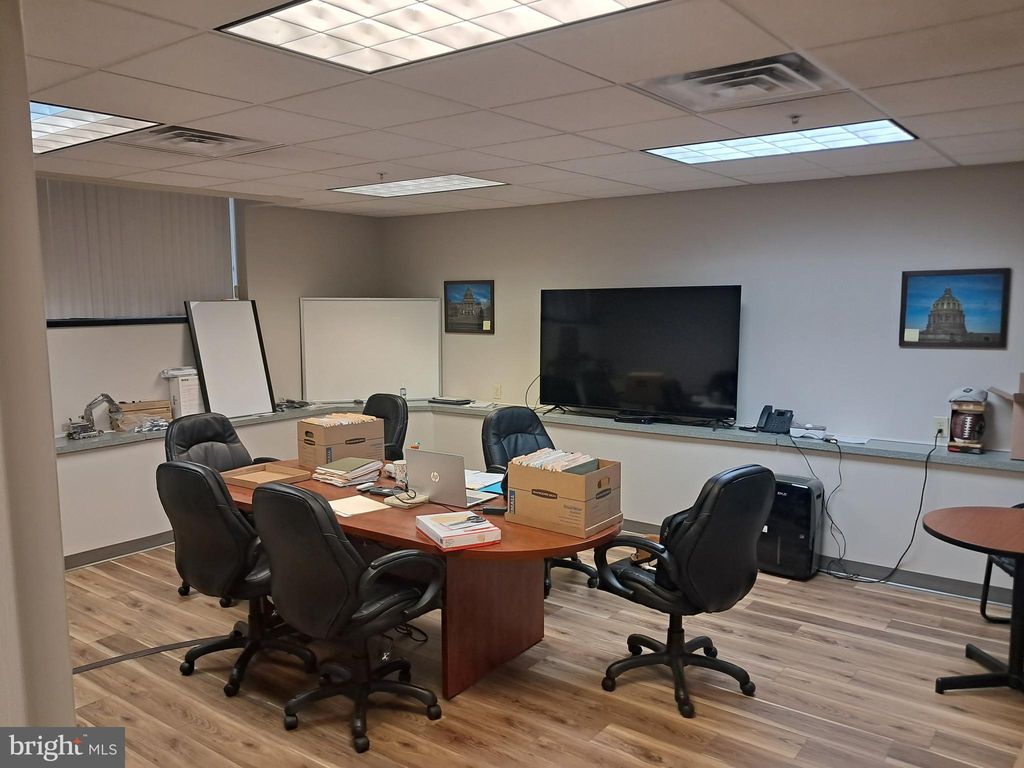 Photo of 909 Green Street, HARRISBURG, PA 17102 (MLS # PADA2045748)