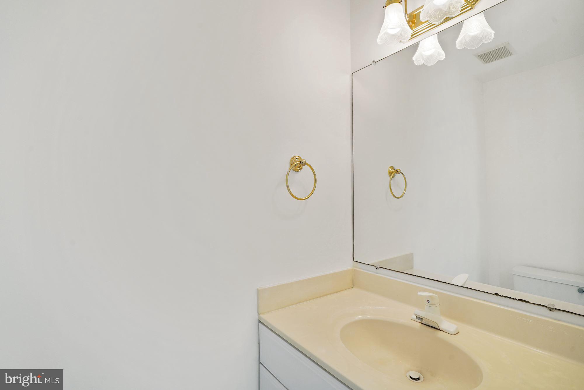 OLD MILL COMMUNITY - Residential Lease