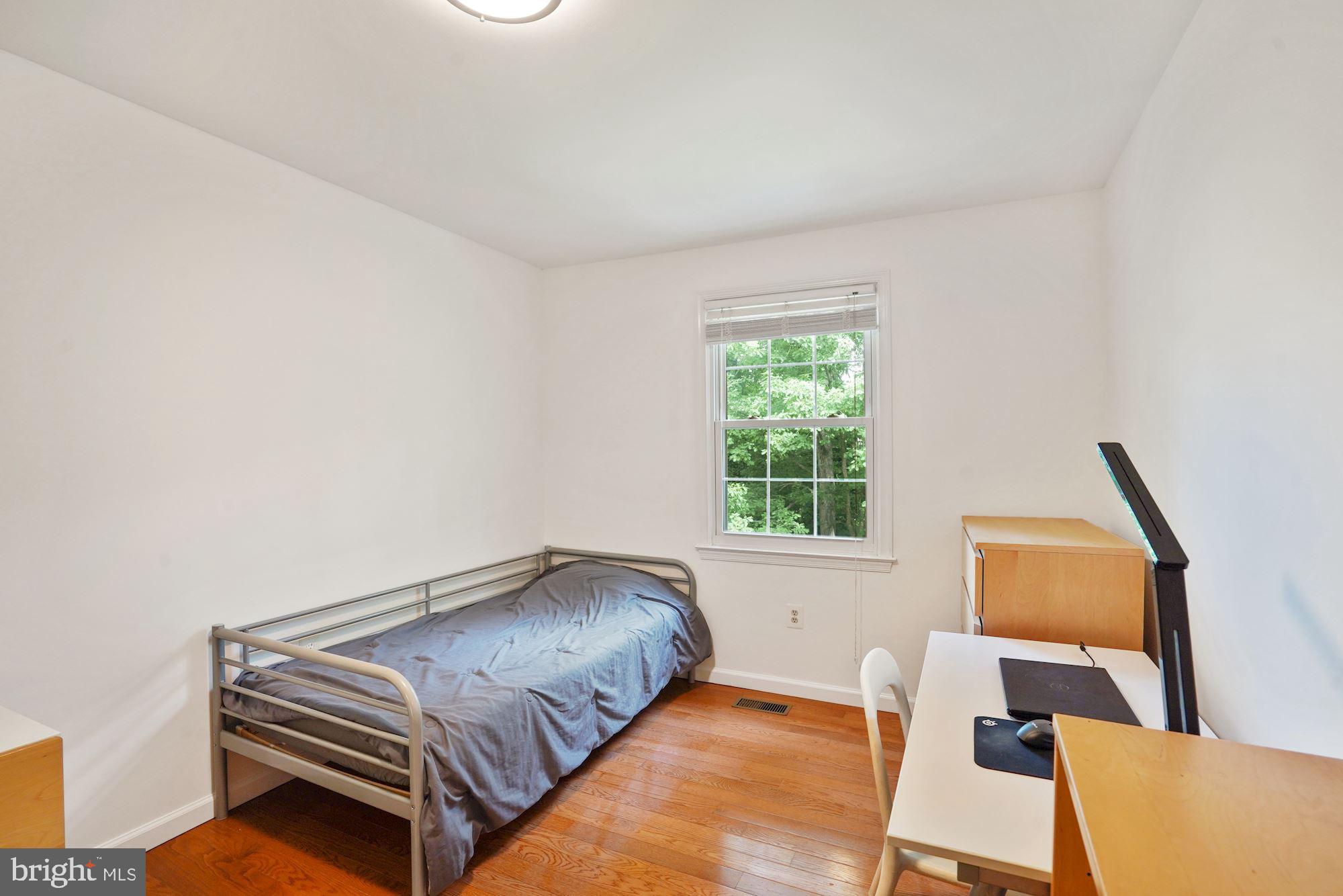 OLD MILL COMMUNITY - Residential Lease