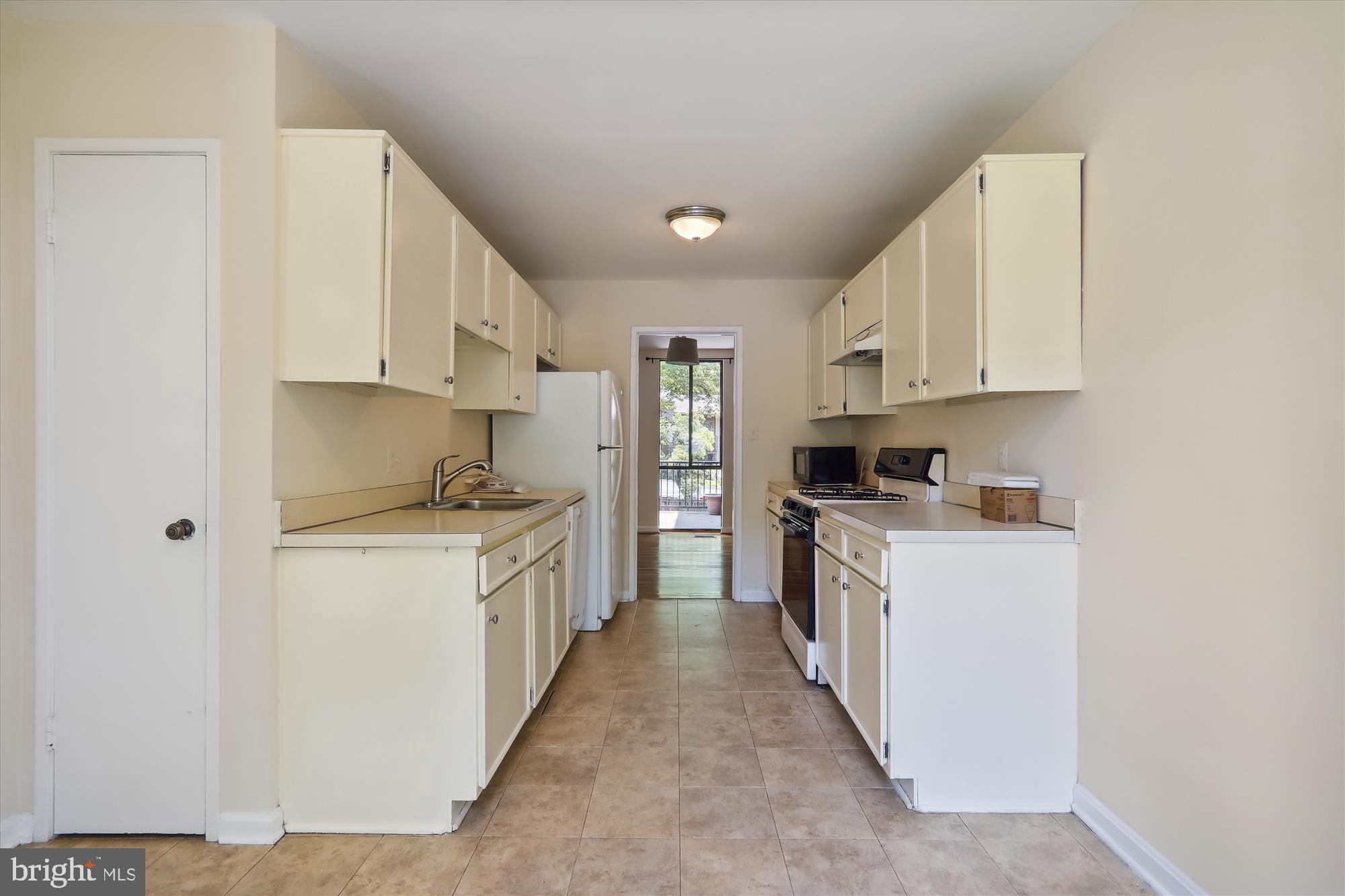 INVERNESS FOREST - Residential Lease