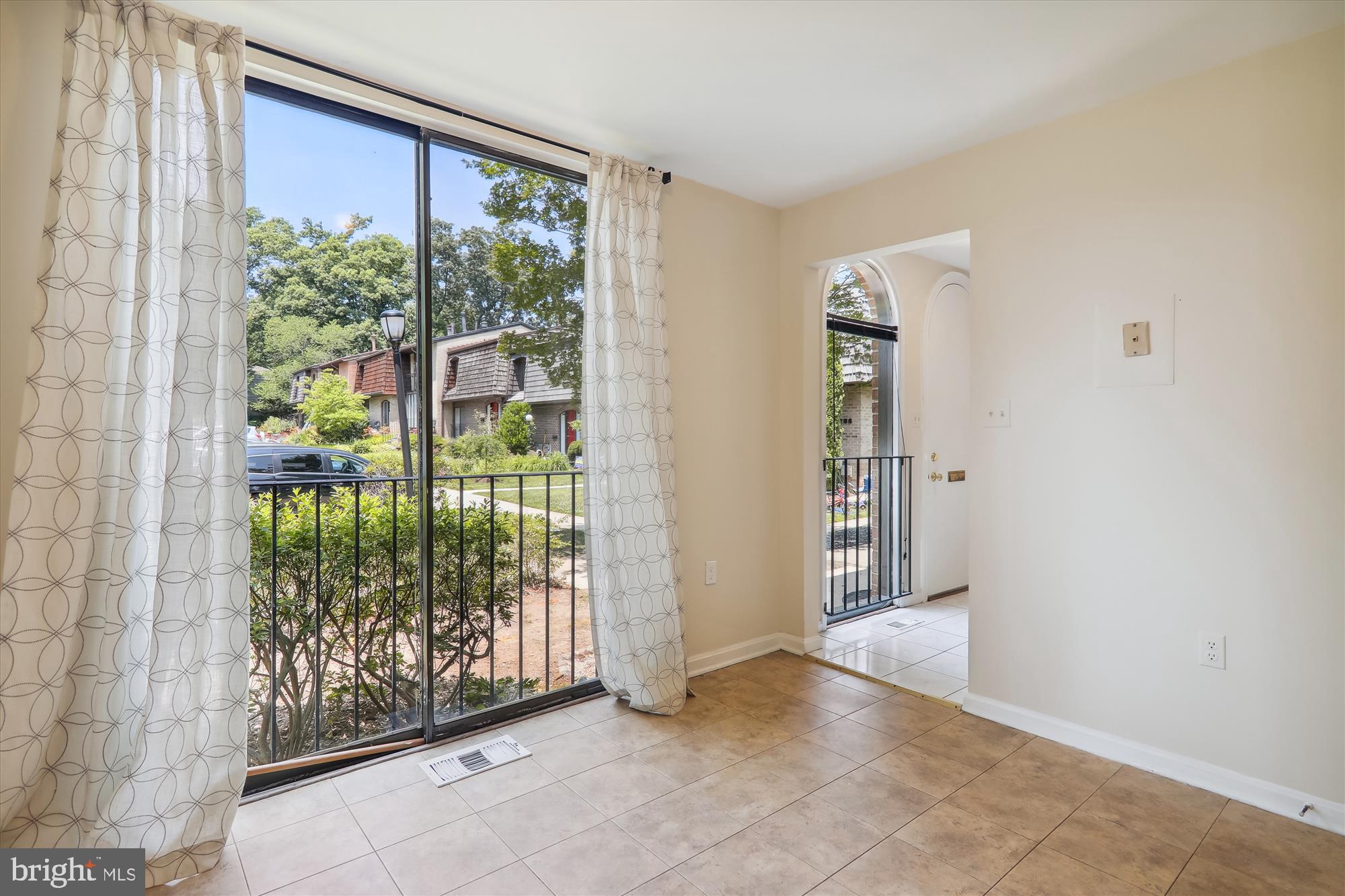 INVERNESS FOREST - Residential Lease