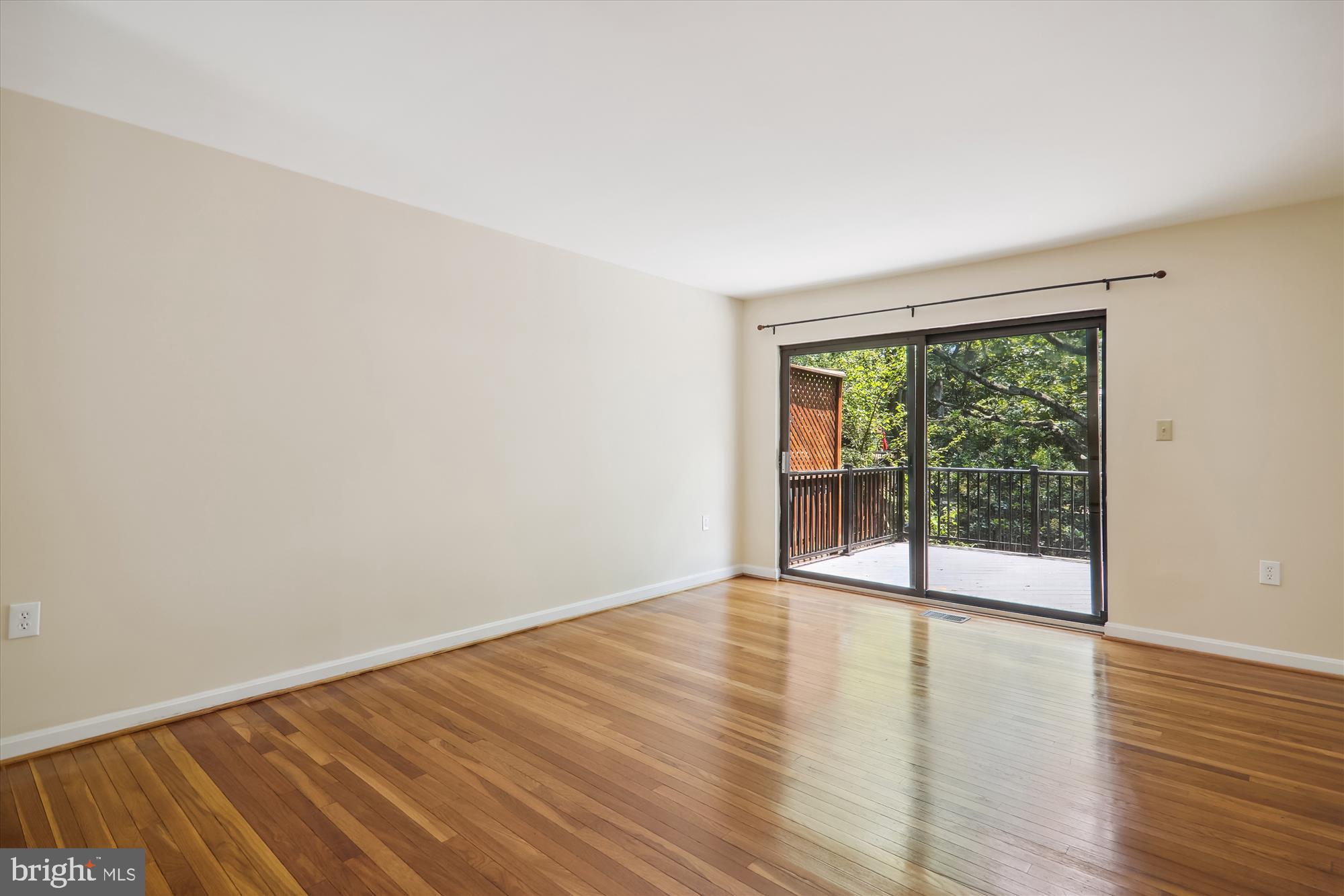 INVERNESS FOREST - Residential Lease