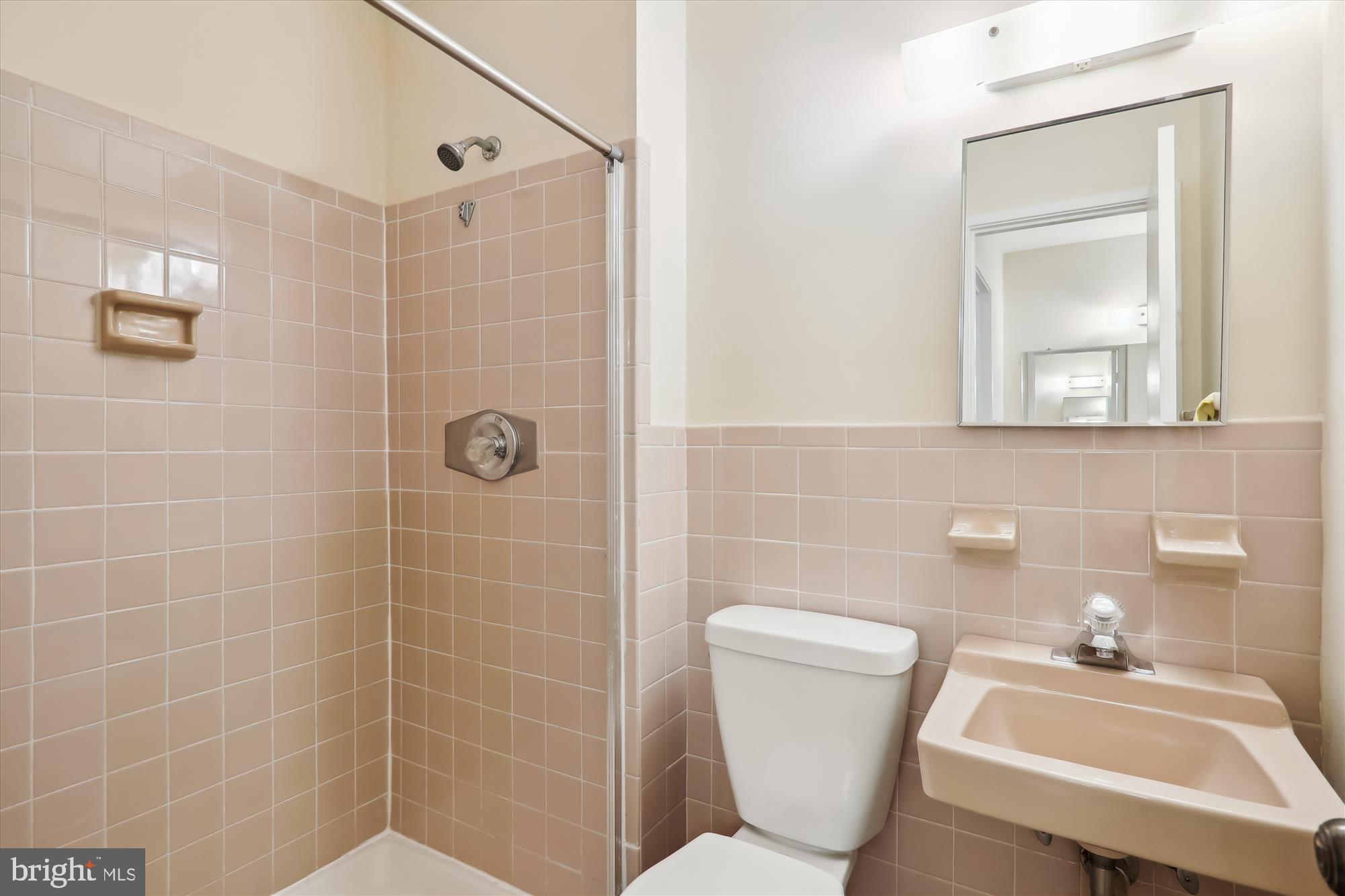 INVERNESS FOREST - Residential Lease