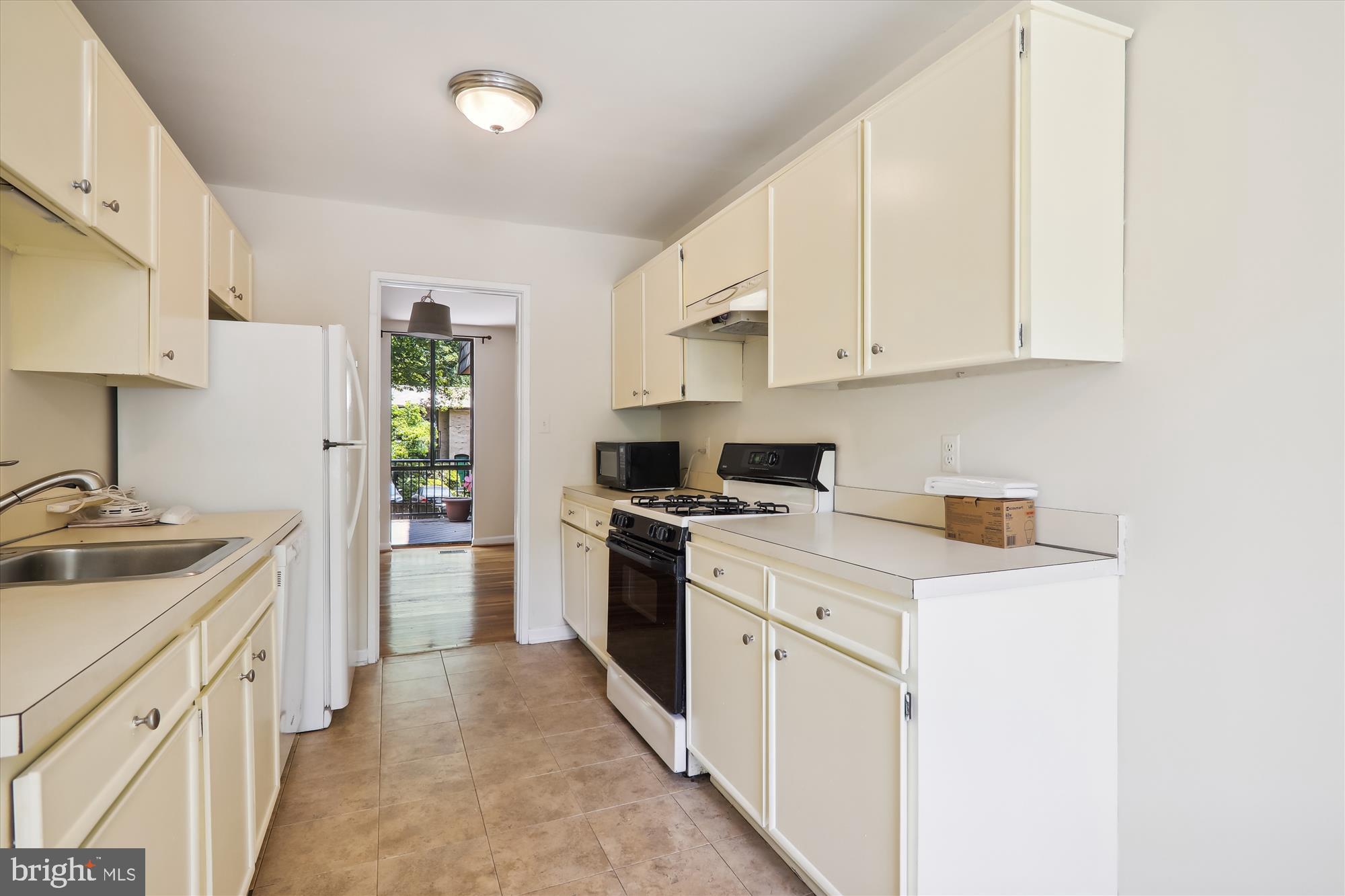 INVERNESS FOREST - Residential Lease