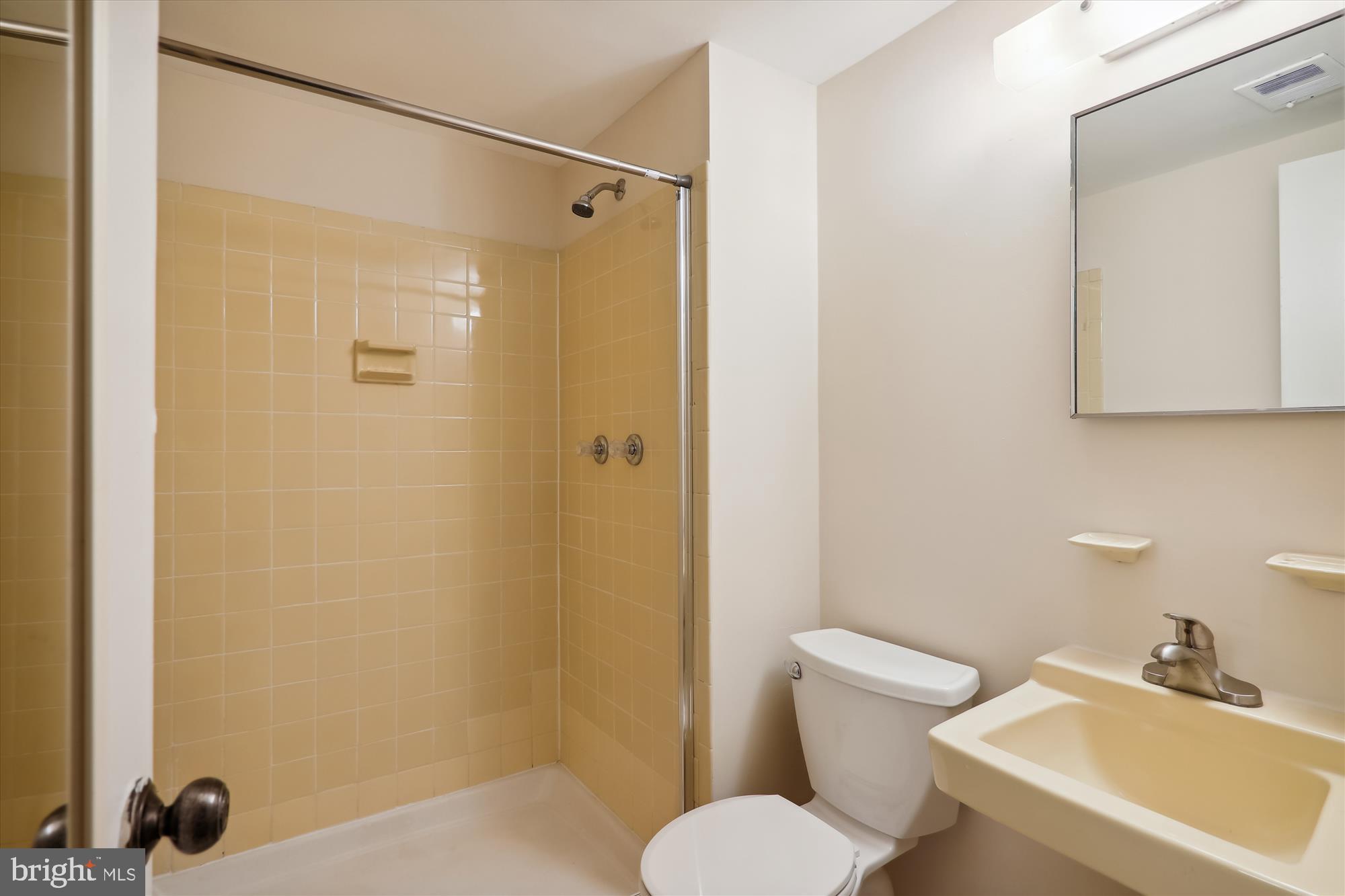 INVERNESS FOREST - Residential Lease