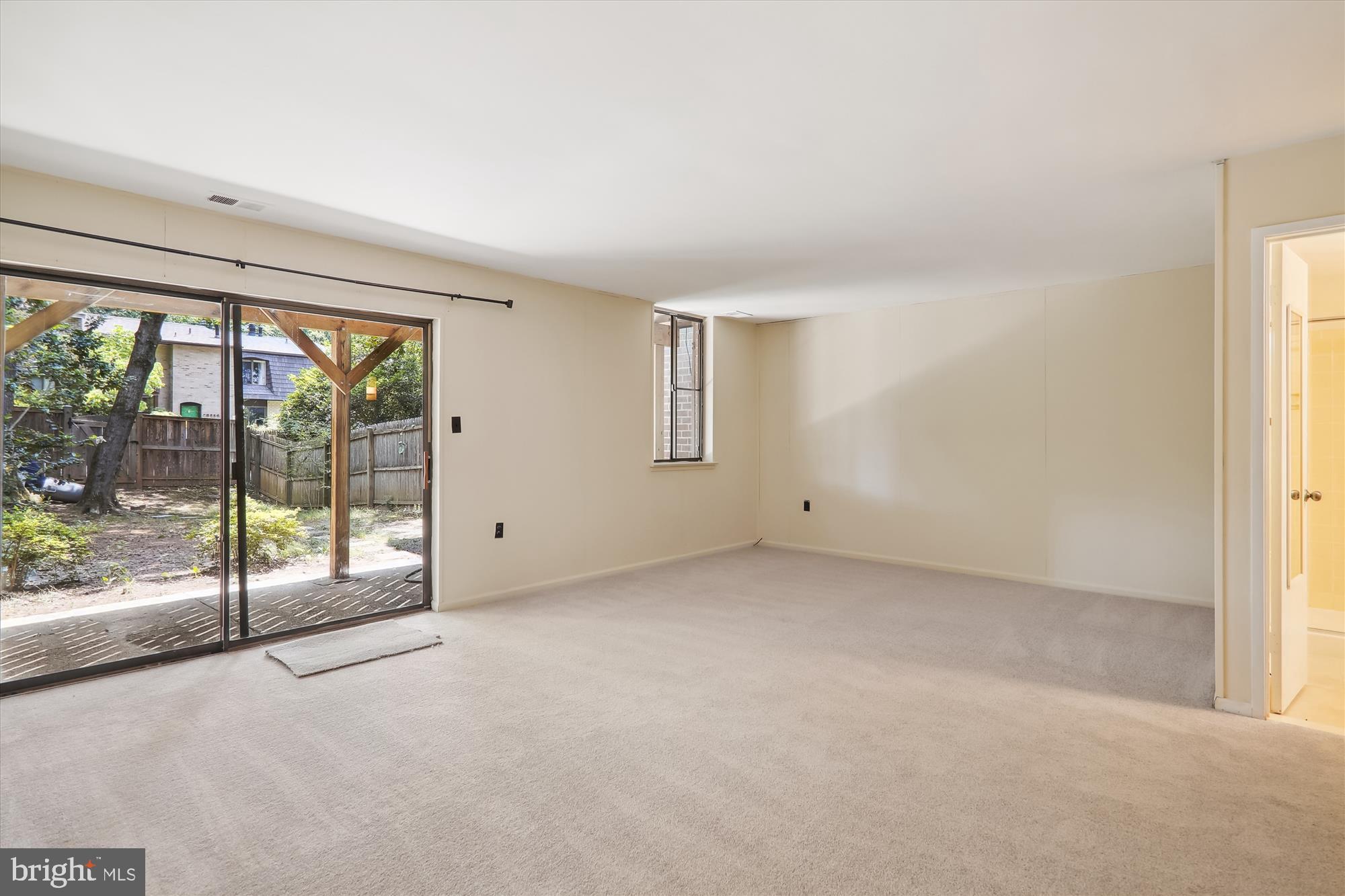 INVERNESS FOREST - Residential Lease