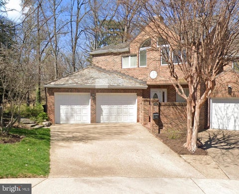 Photo of 2481 N Wakefield Court N, ARLINGTON, VA 22207 (MLS # VAAR2076986)
